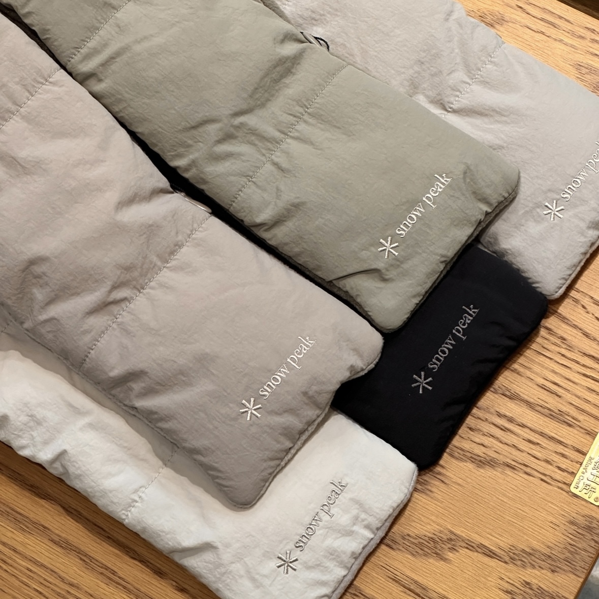 【現貨】snow peak Land Light Padding Muffler 刺繡logo 圍脖 圍巾 S25WUTWA12