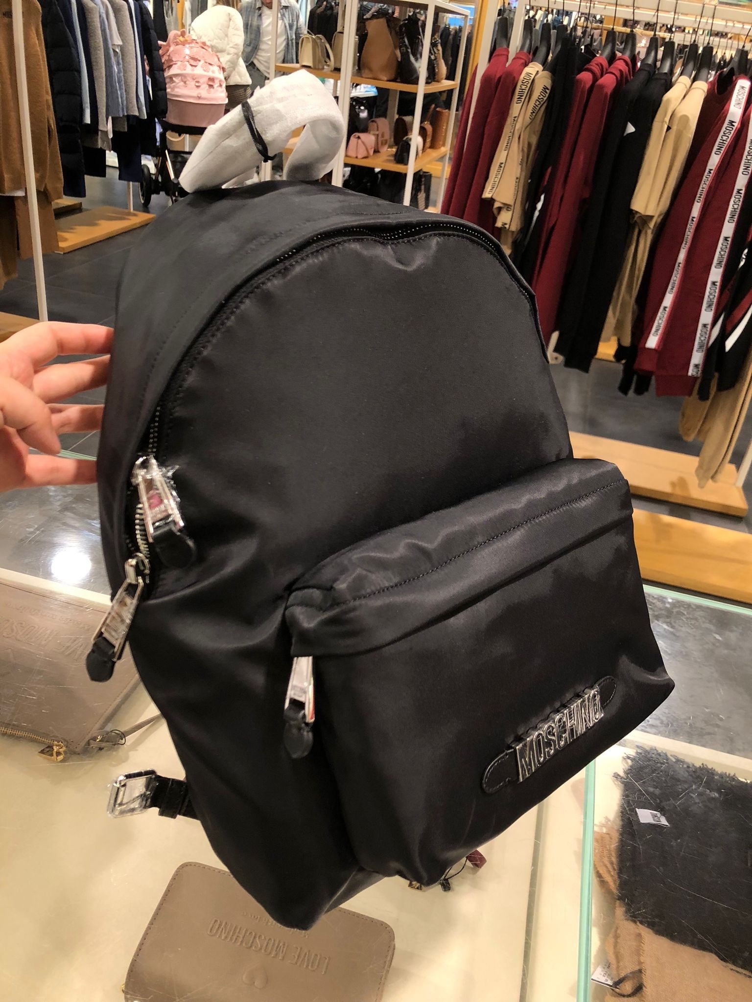 【預購】 Moschino LL1025389 銀字跣水物料背囊