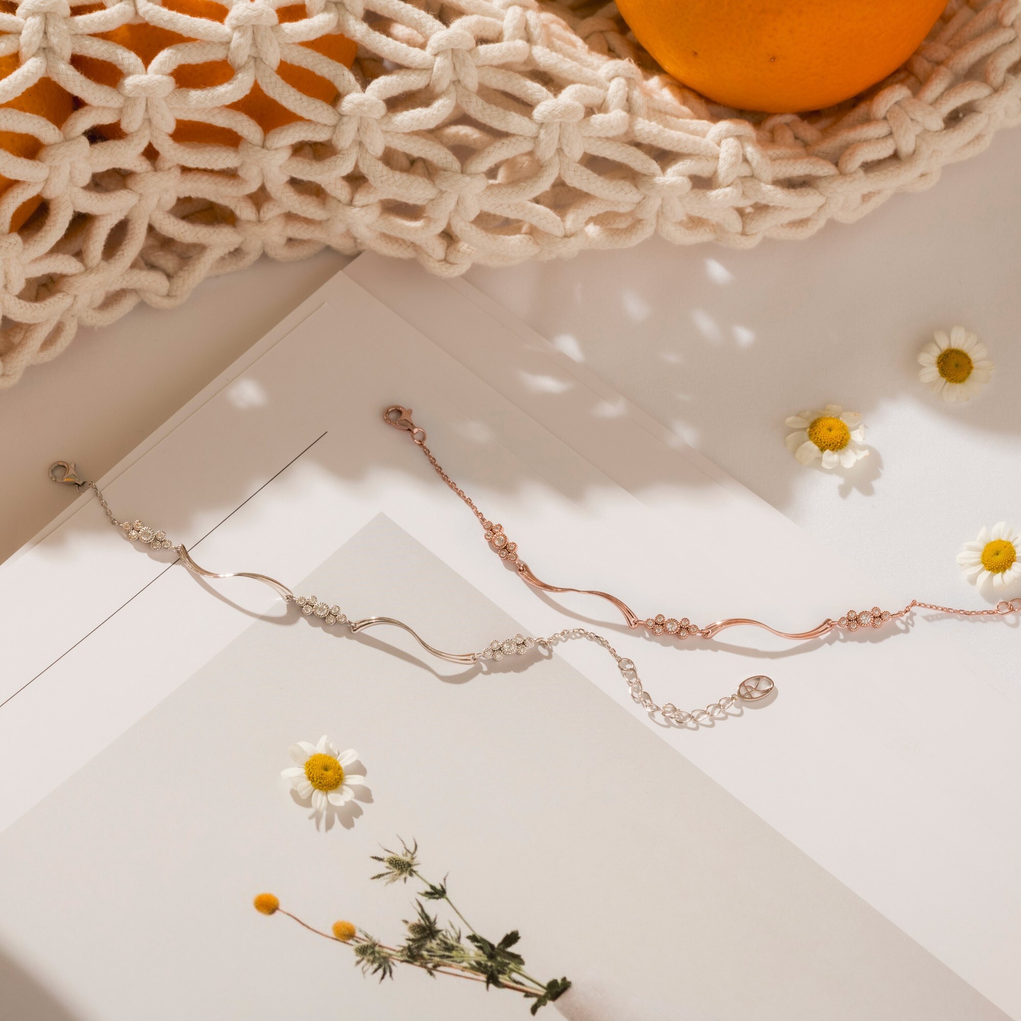 輕珠寶感的純銀手鍊，也是一款花朵手鍊