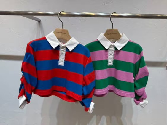 BYB10T055RD PEACH-紅藍間條時尚感有領束袖Tee