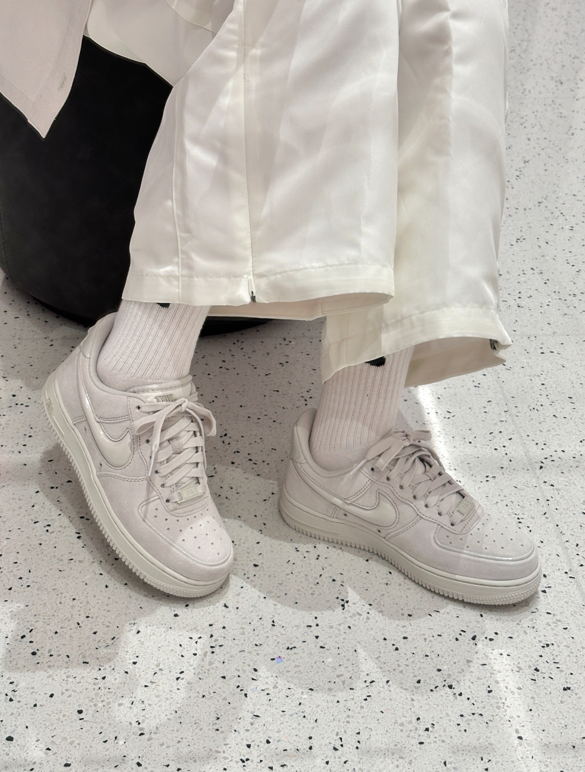 Nike Air Force 1 AF1 奶灰色 麂皮 絲絨 燕麥灰 淺灰白 絨面 果凍勾 女款 HV4406-001/預購