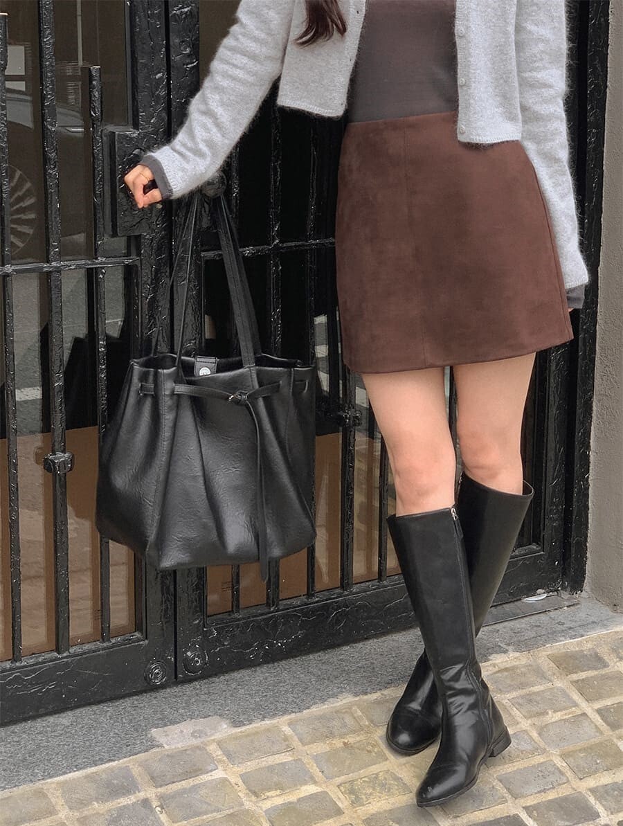 韓國Cherrykoko授權 秋冬氛圍質感絨面革A字短裙