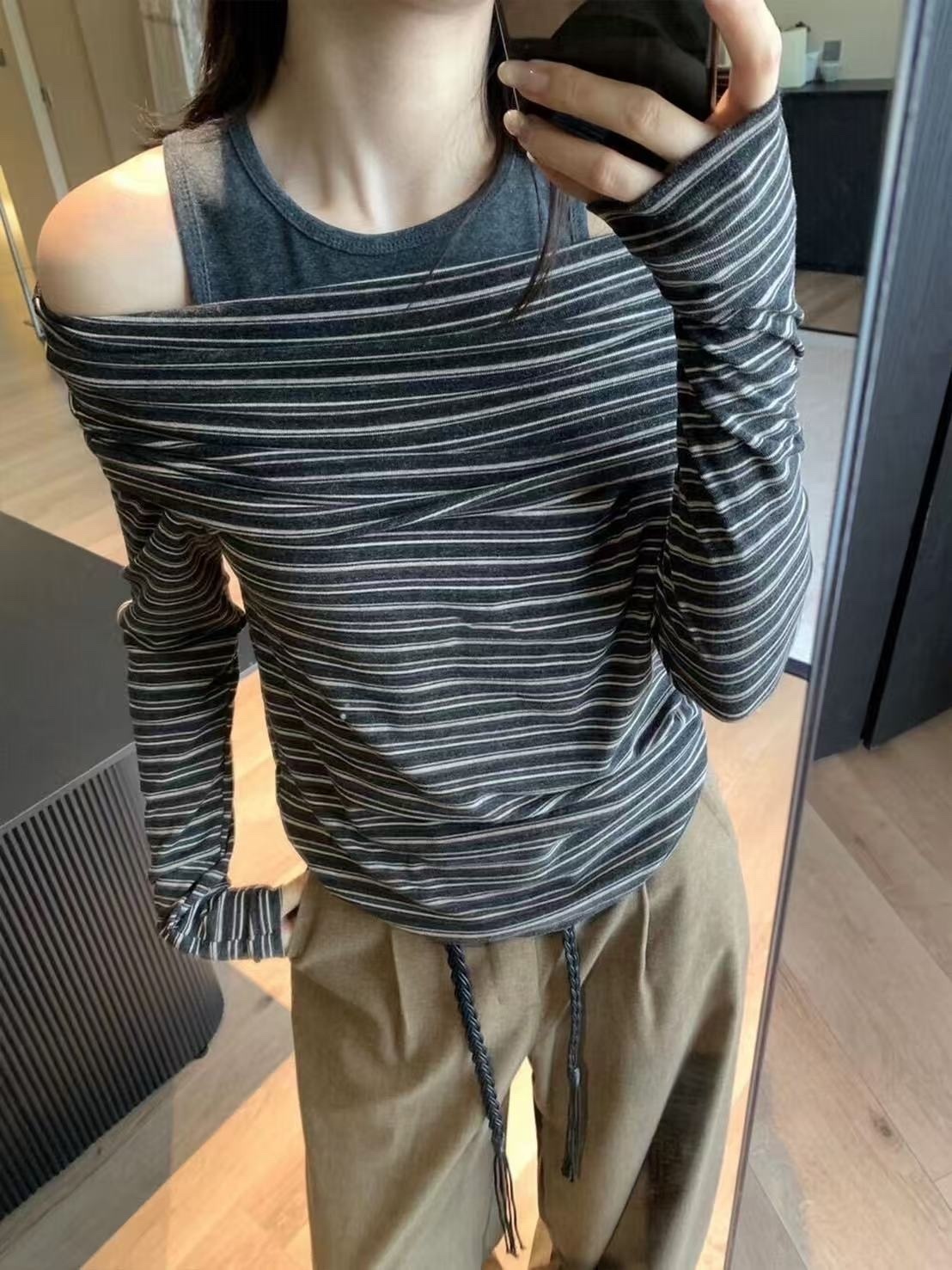 986 條紋一字領上衣+背心兩件套