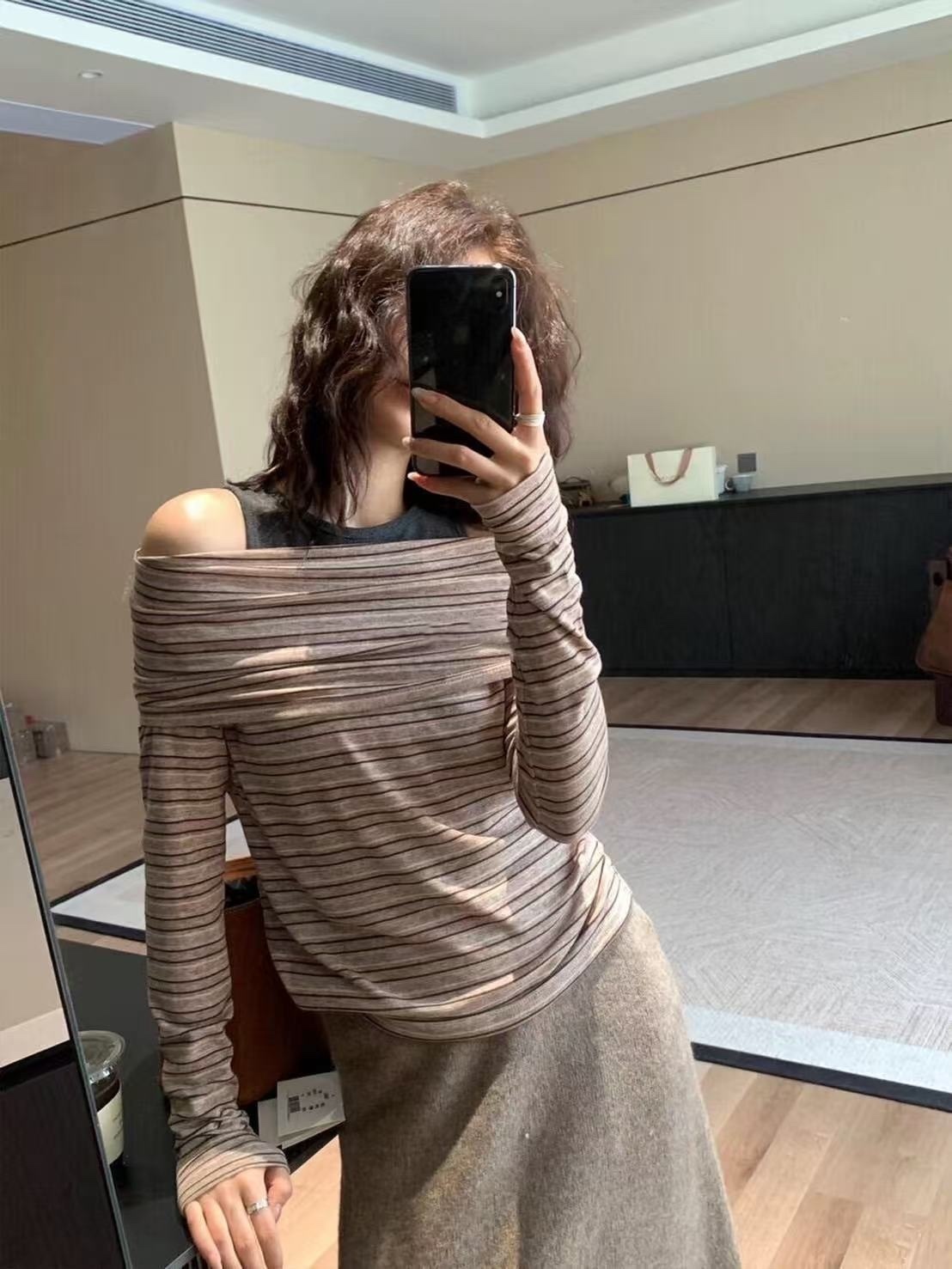 986 條紋一字領上衣+背心兩件套