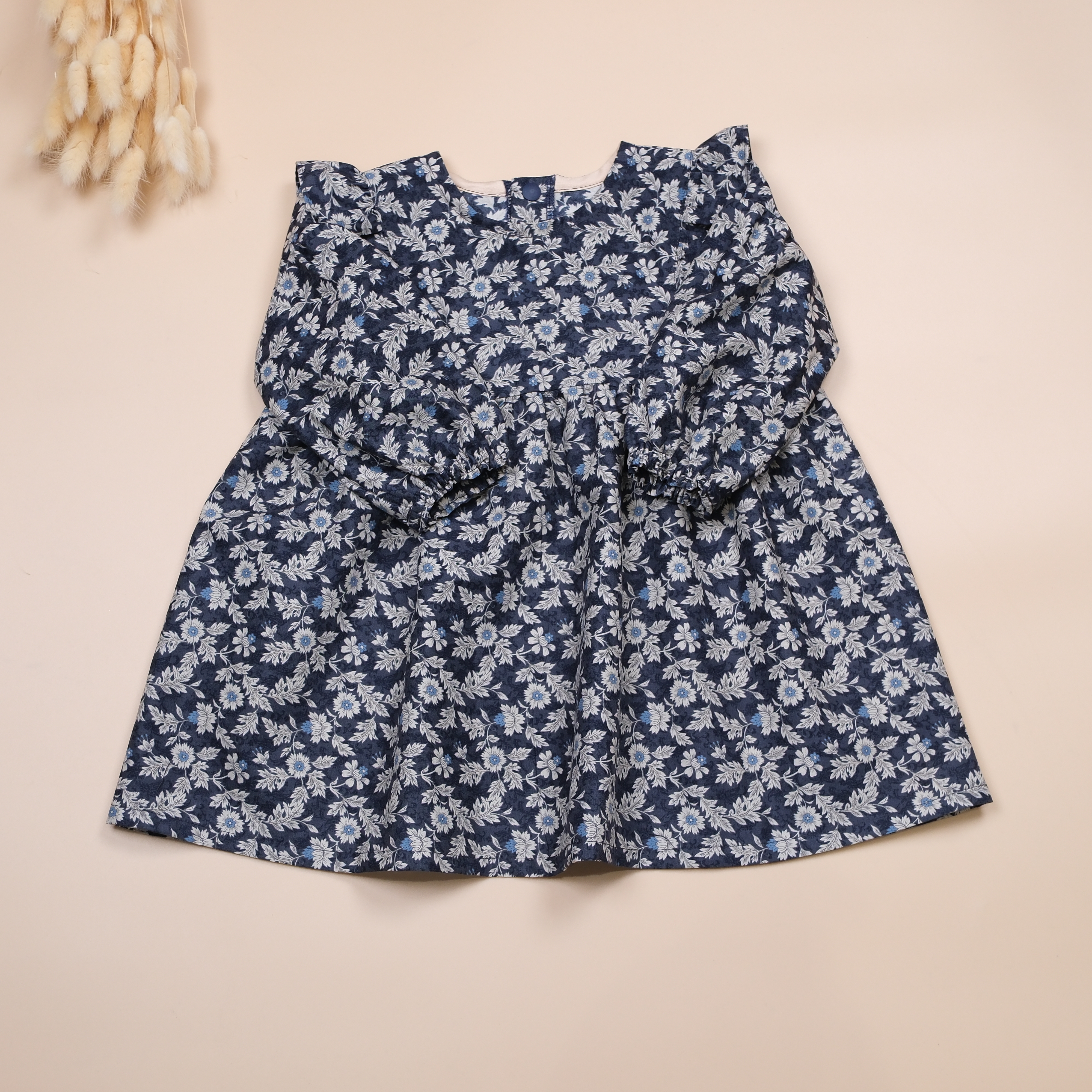 ⁕⃰ 花庭吟藍 ⁕⃰ 立體荷葉肩長袖洋裝