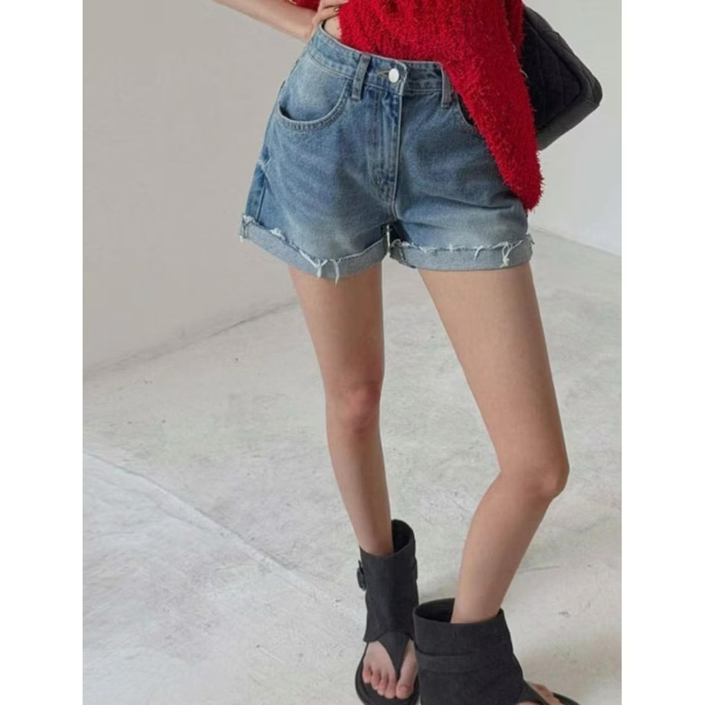 045 不收邊反摺刷色牛仔短褲