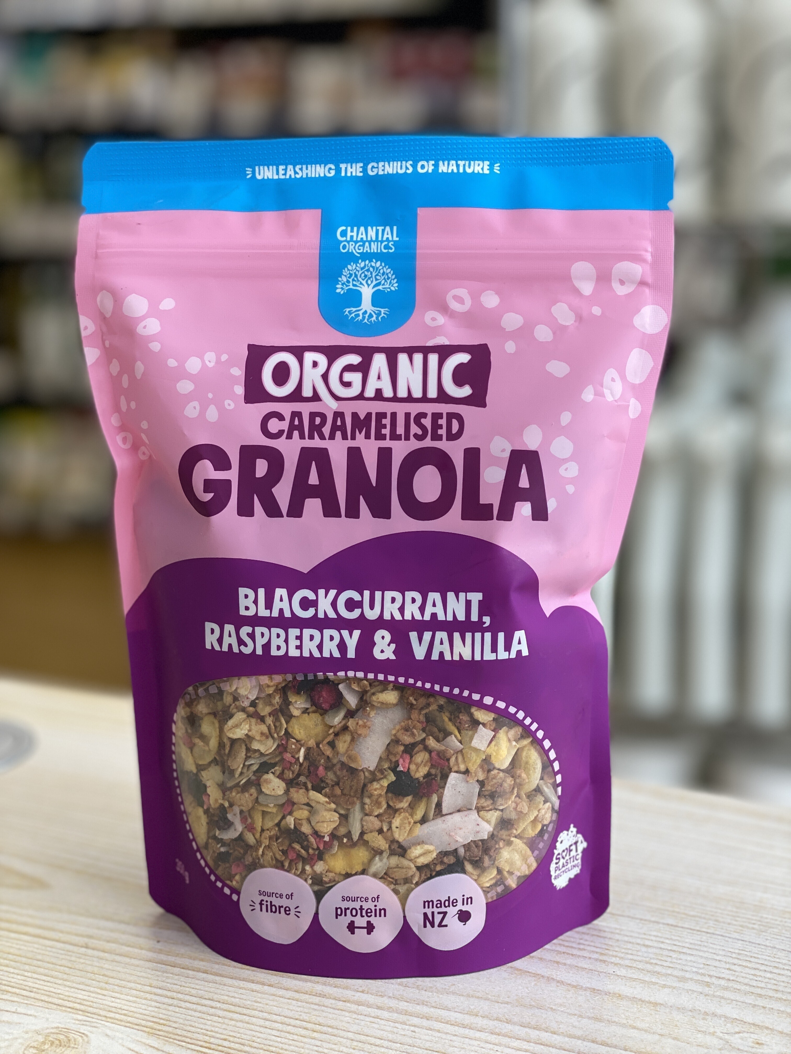 Chantal Organics 有機黑加侖、覆盆子和雲呢拿格蘭諾拉麥片 (最佳食用日期為2026年5月12日)