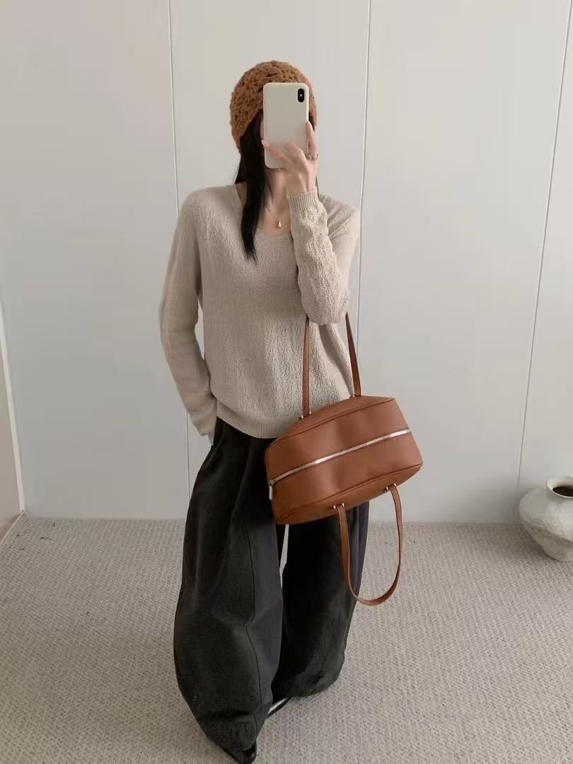 586 V領紋理感毛料針織上衣