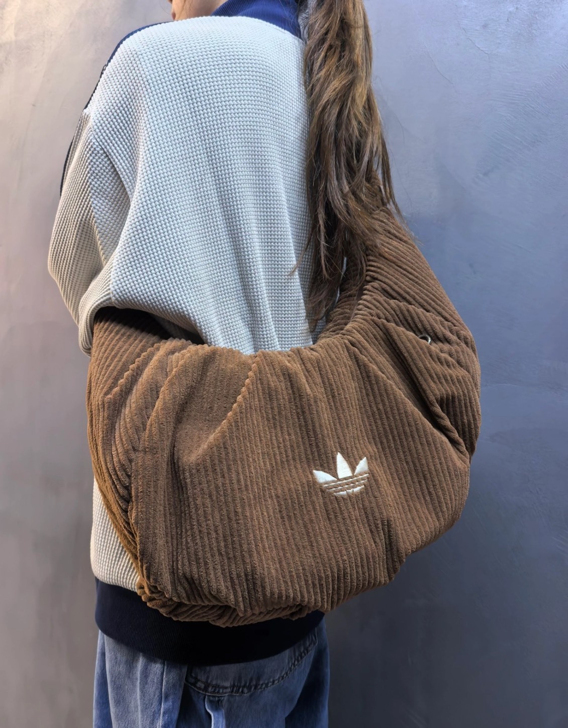 【OWN】Adidas Originals 單肩包 燈芯絨 美拉德 大包 側背包 刺繡 三葉草 新品 不分男女 栗子棕