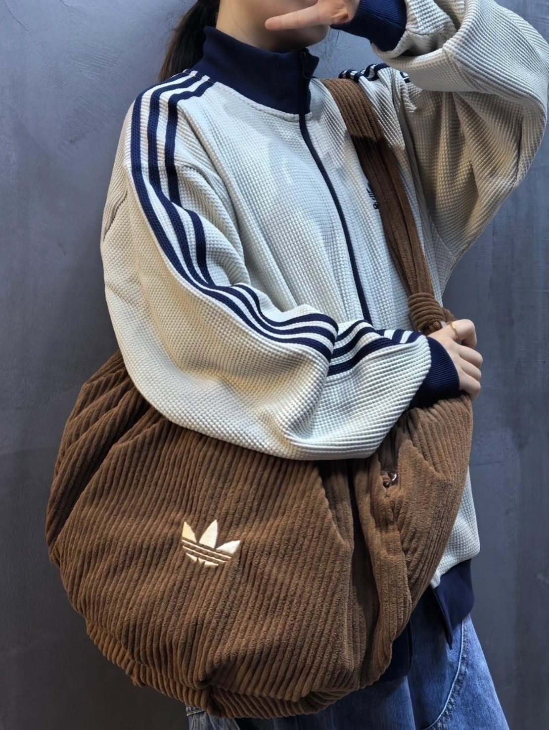【OWN】Adidas Originals 單肩包 燈芯絨 美拉德 大包 側背包 刺繡 三葉草 新品 不分男女 栗子棕