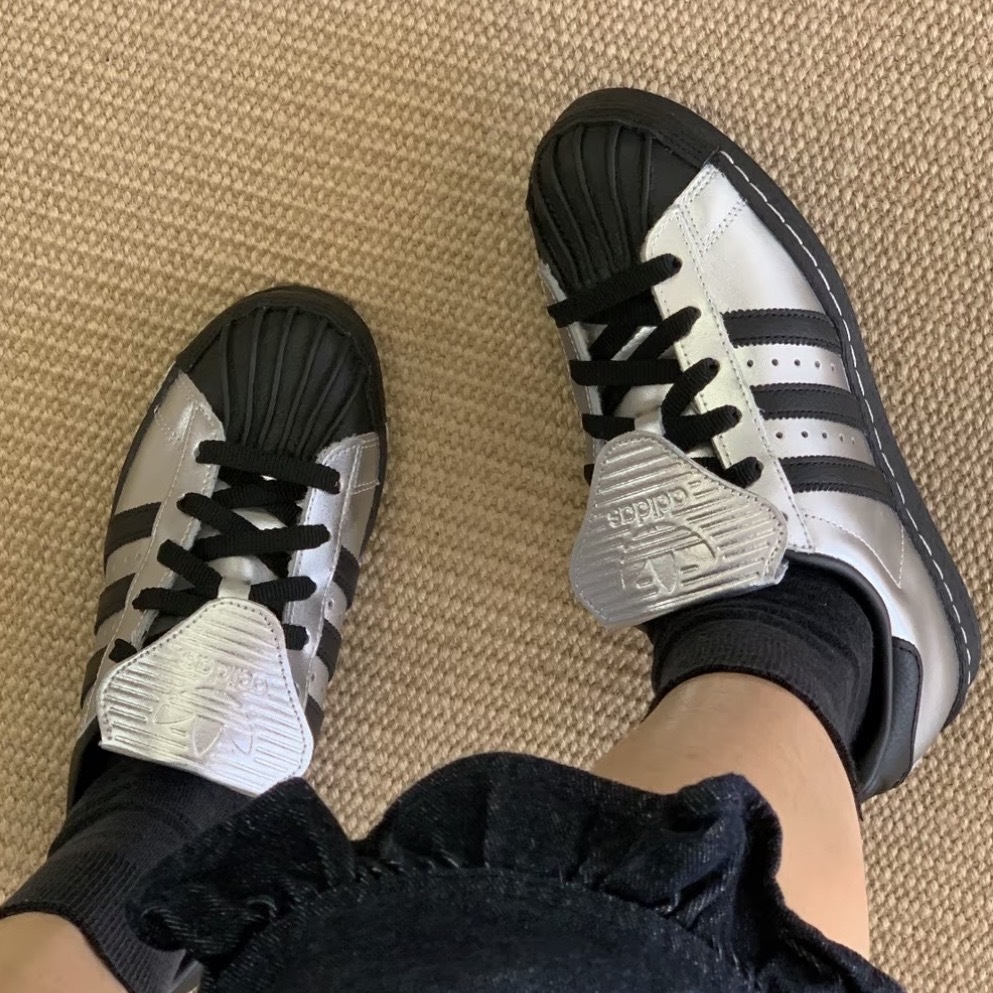 ADIDAS ORIGINALS SUPERSTAR 液態銀 Y2K 翻蓋鞋舌 貝殼鞋 愛迪達 JH5669