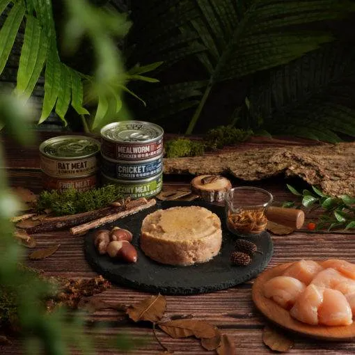 怪獸部落 – 野味無膠主食罐 麵包蟲+雞肉 (紅) 82g (原箱24罐優惠$342)