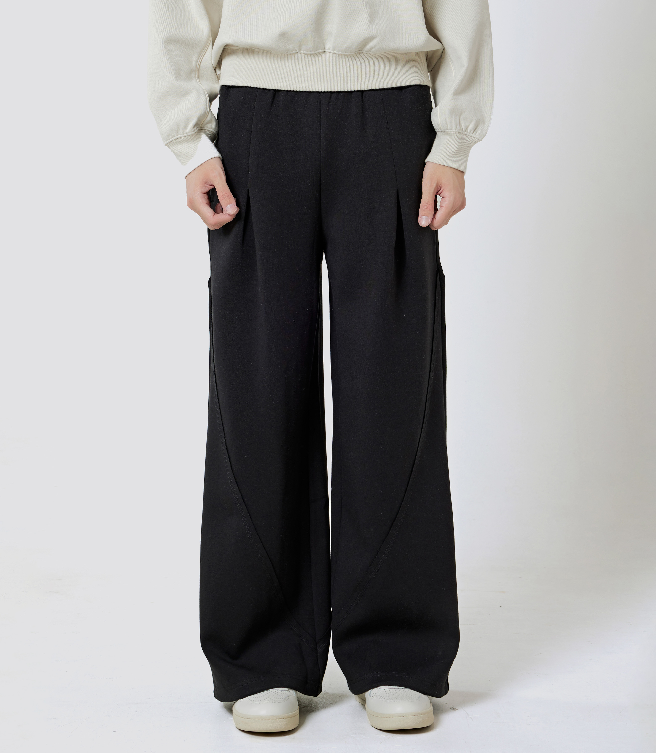 Radiantsphere 中性款 極簡弧線剪裁寬版長褲