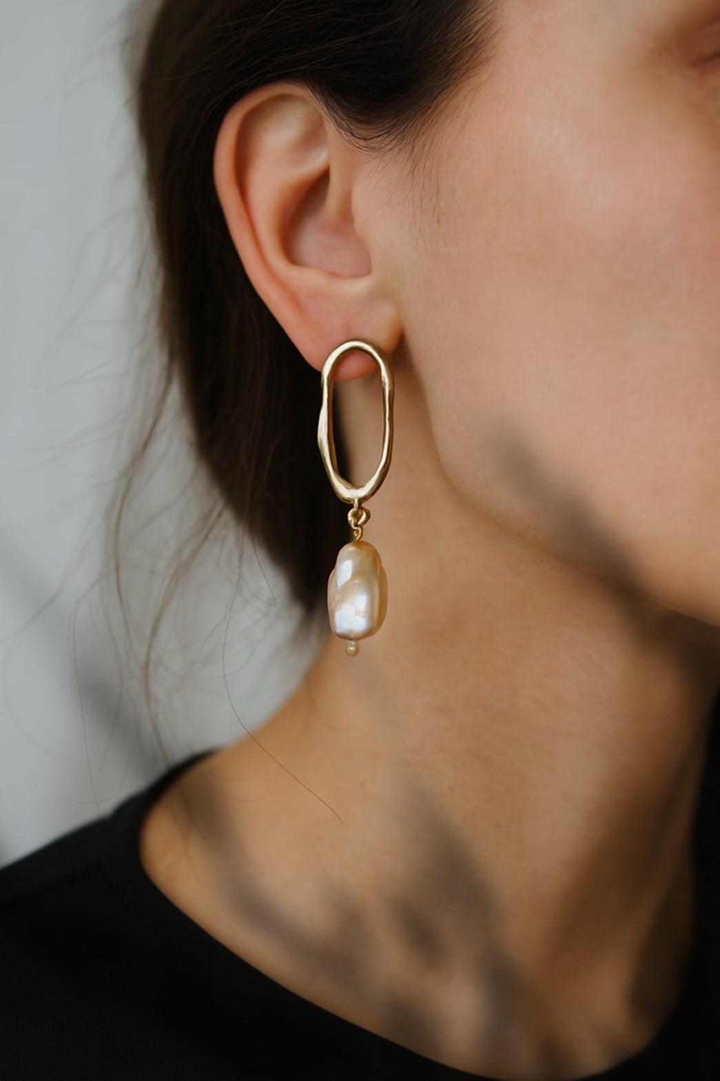 Baroque pearl earrings