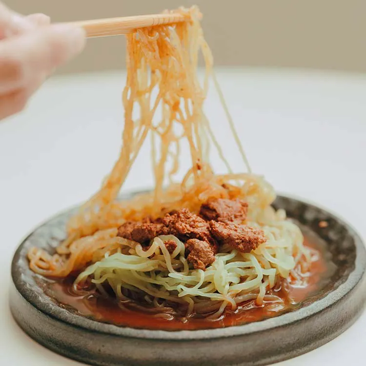 Bluuoo｜重慶酸辣鮪魚蒟蒻麵