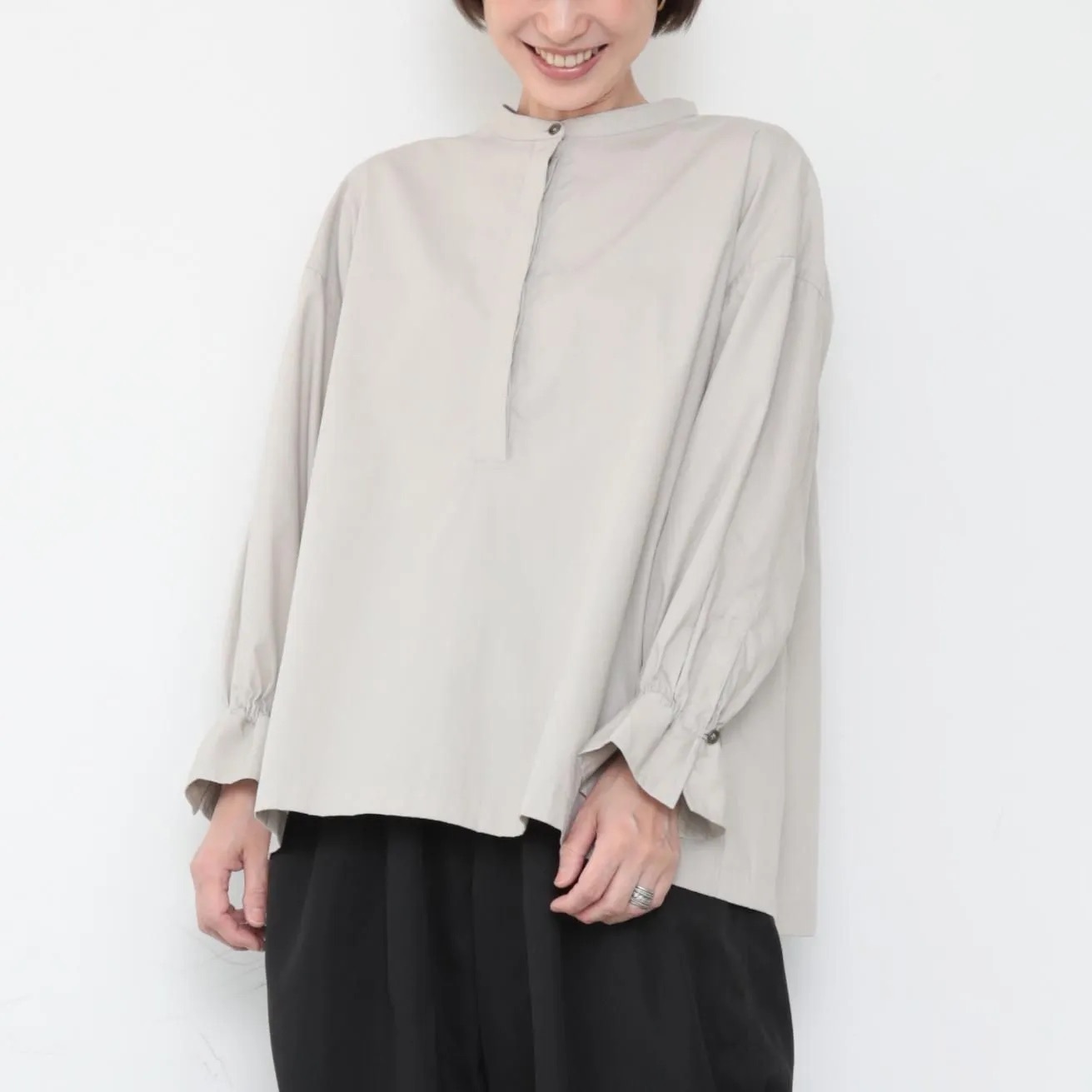 OMAKE.jp 花袖後褶襯衫VerticalShirts 灰白