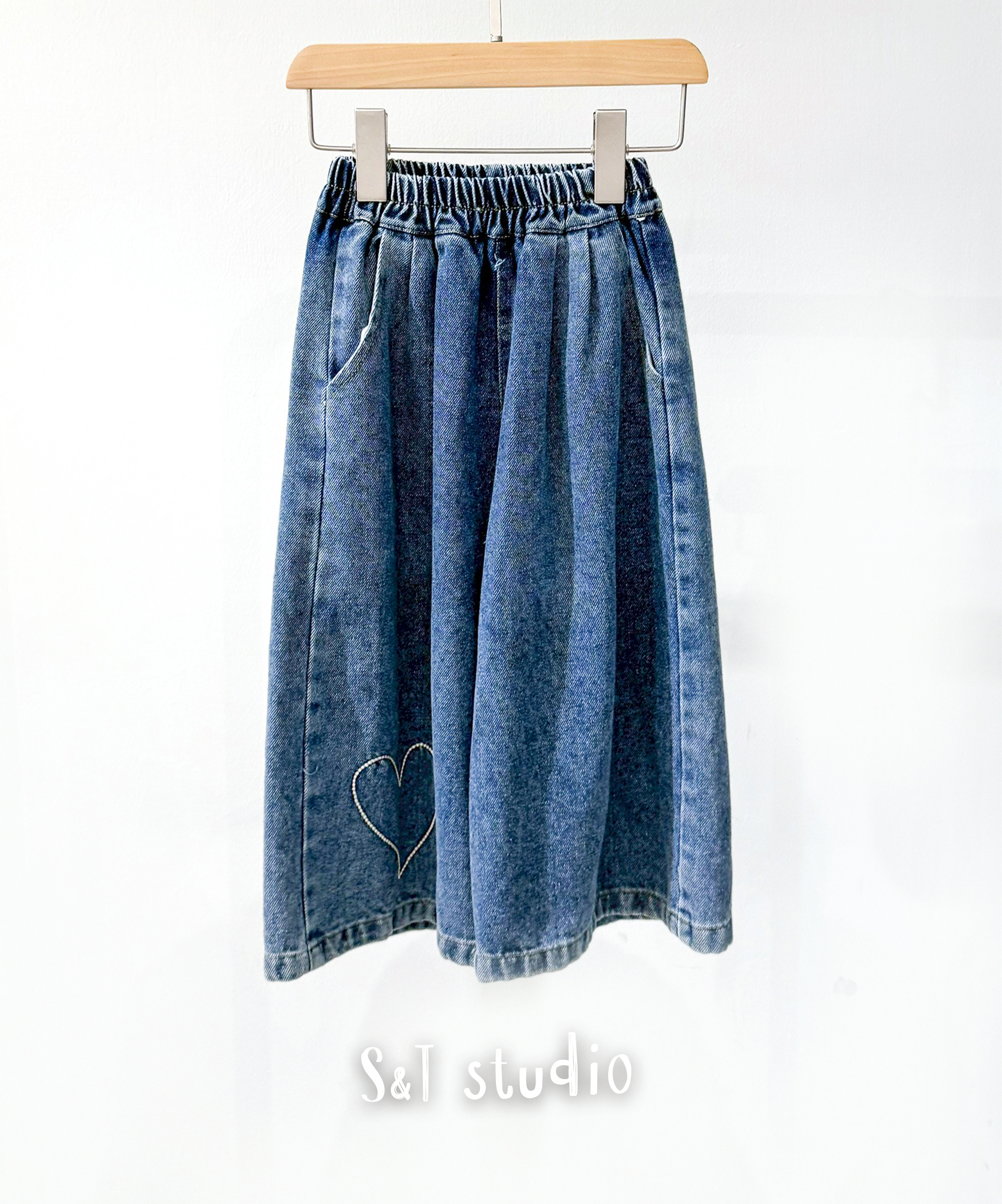 小甜心愛心刺繡牛仔褲 (90-130)