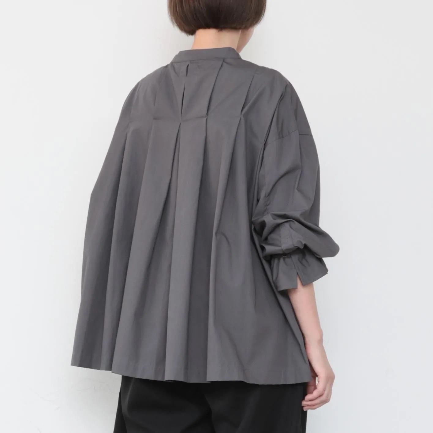 OMAKE.jp 花袖後褶襯衫VerticalShirts 炭灰
