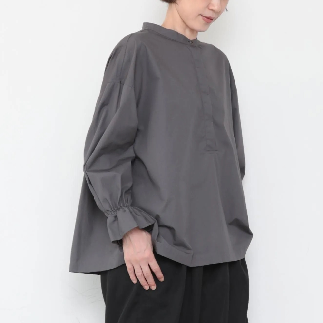 OMAKE.jp 花袖後褶襯衫VerticalShirts 炭灰