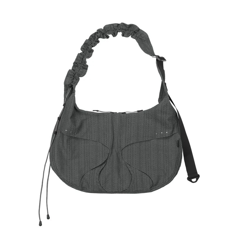 2025AW oqLiq MISALIGNED BAG 秋冬 新款 機能 側背包 現貨 25AA02