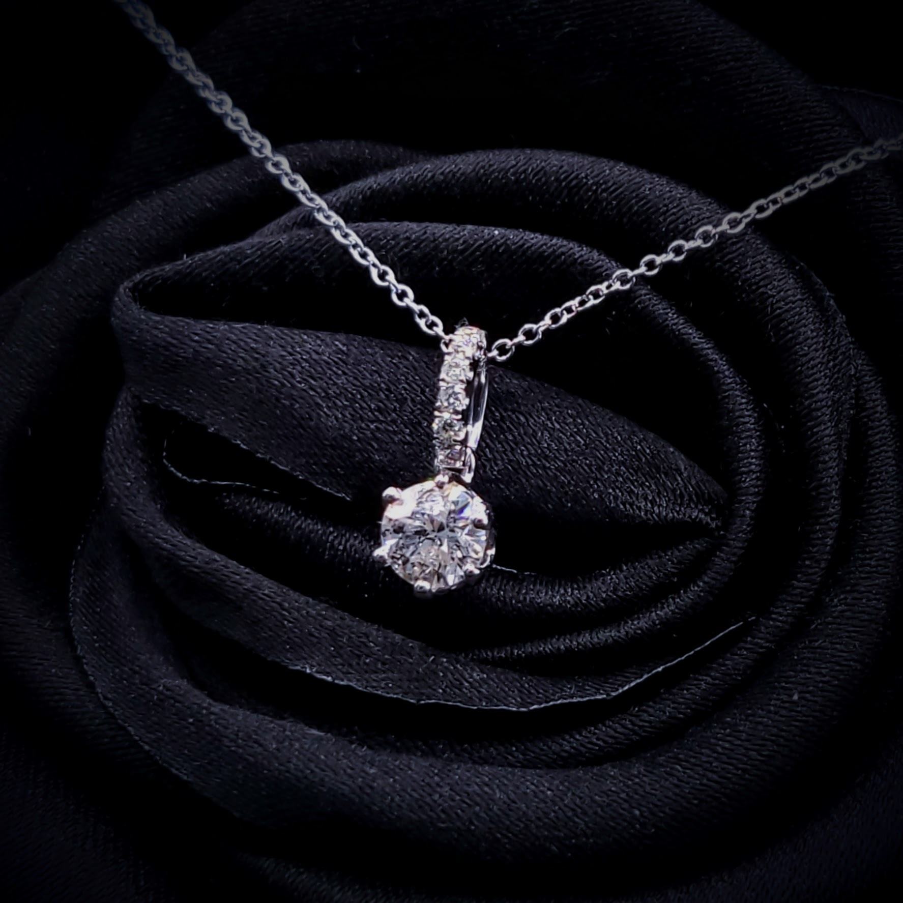 18K White Gold 0.48ct Diamond Pendant