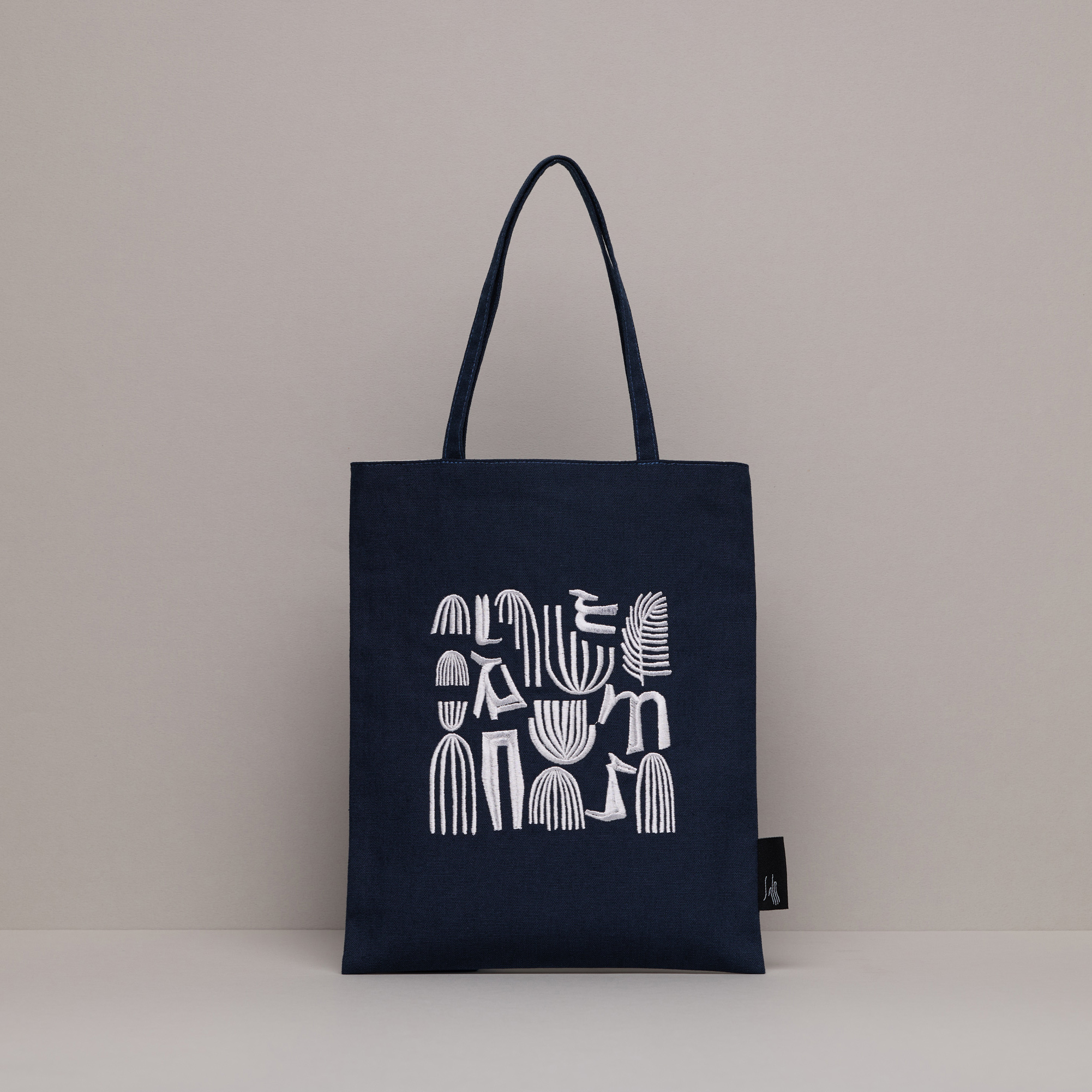 刺繡小提袋 / 藏青