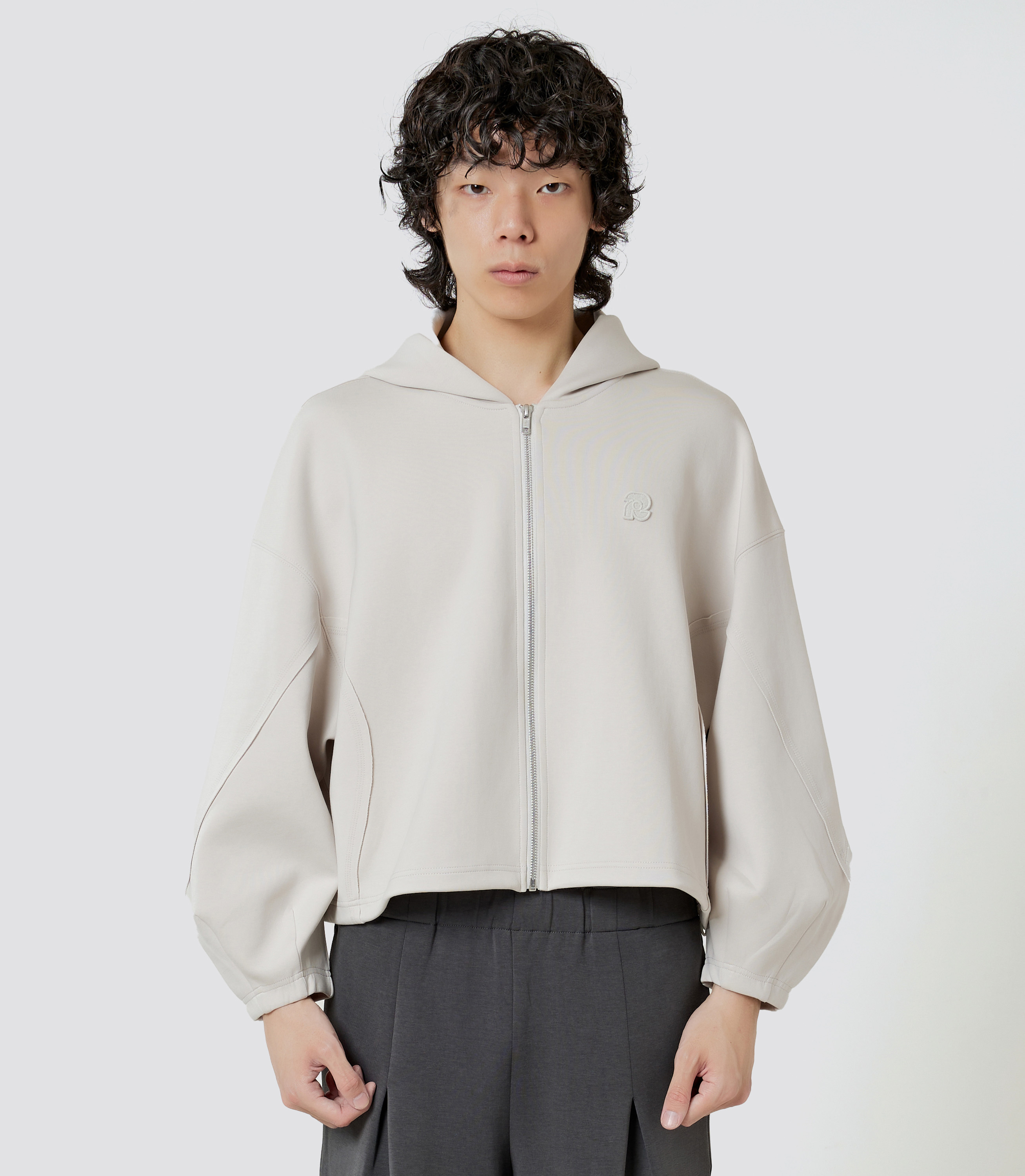 Radiantsphere 中性款 落肩刺繡連帽外套