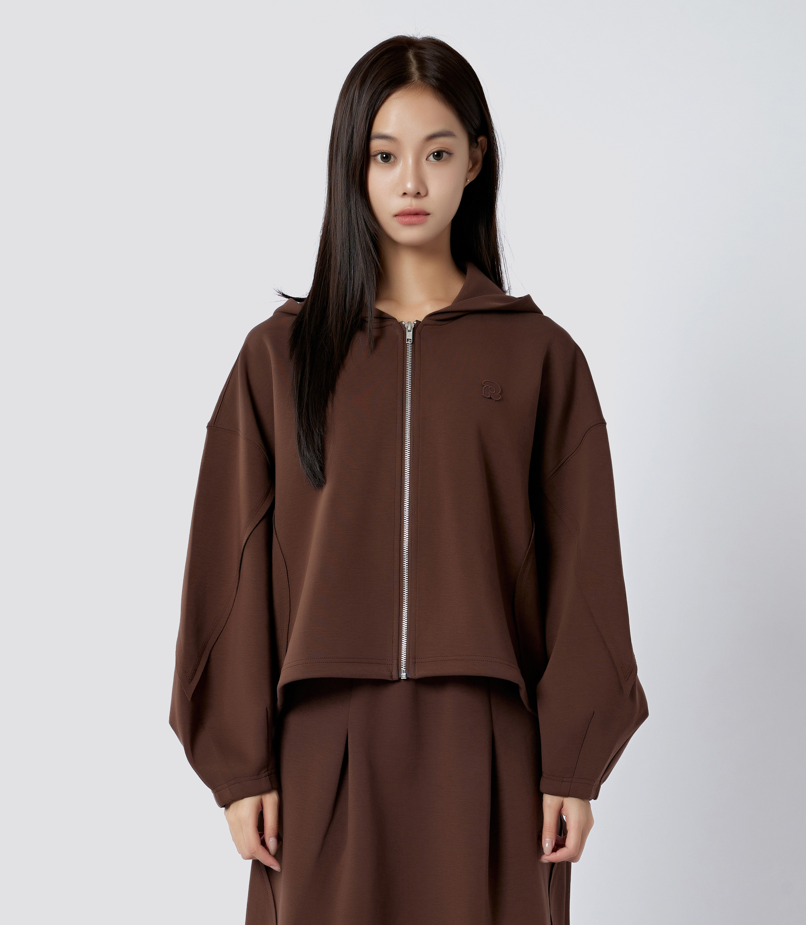 Radiantsphere 中性款 落肩刺繡連帽外套