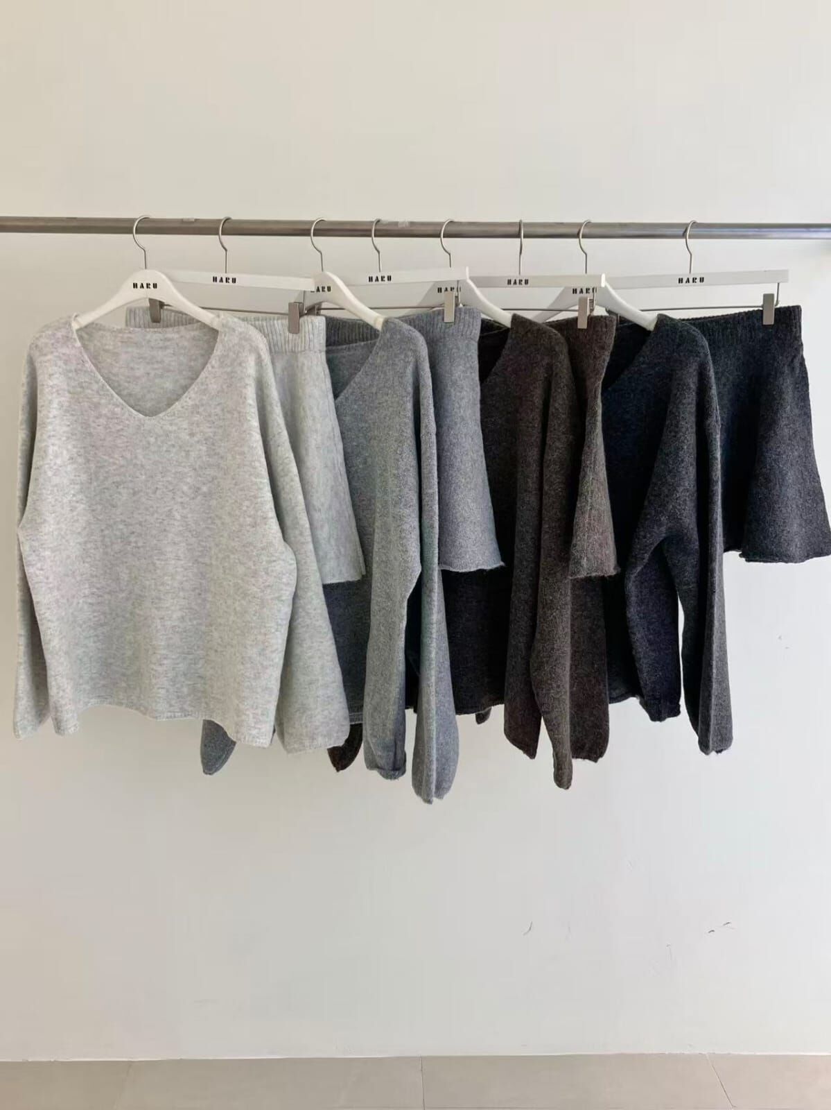 HU5115 V領長袖上衣橡筋腰短裙套裝