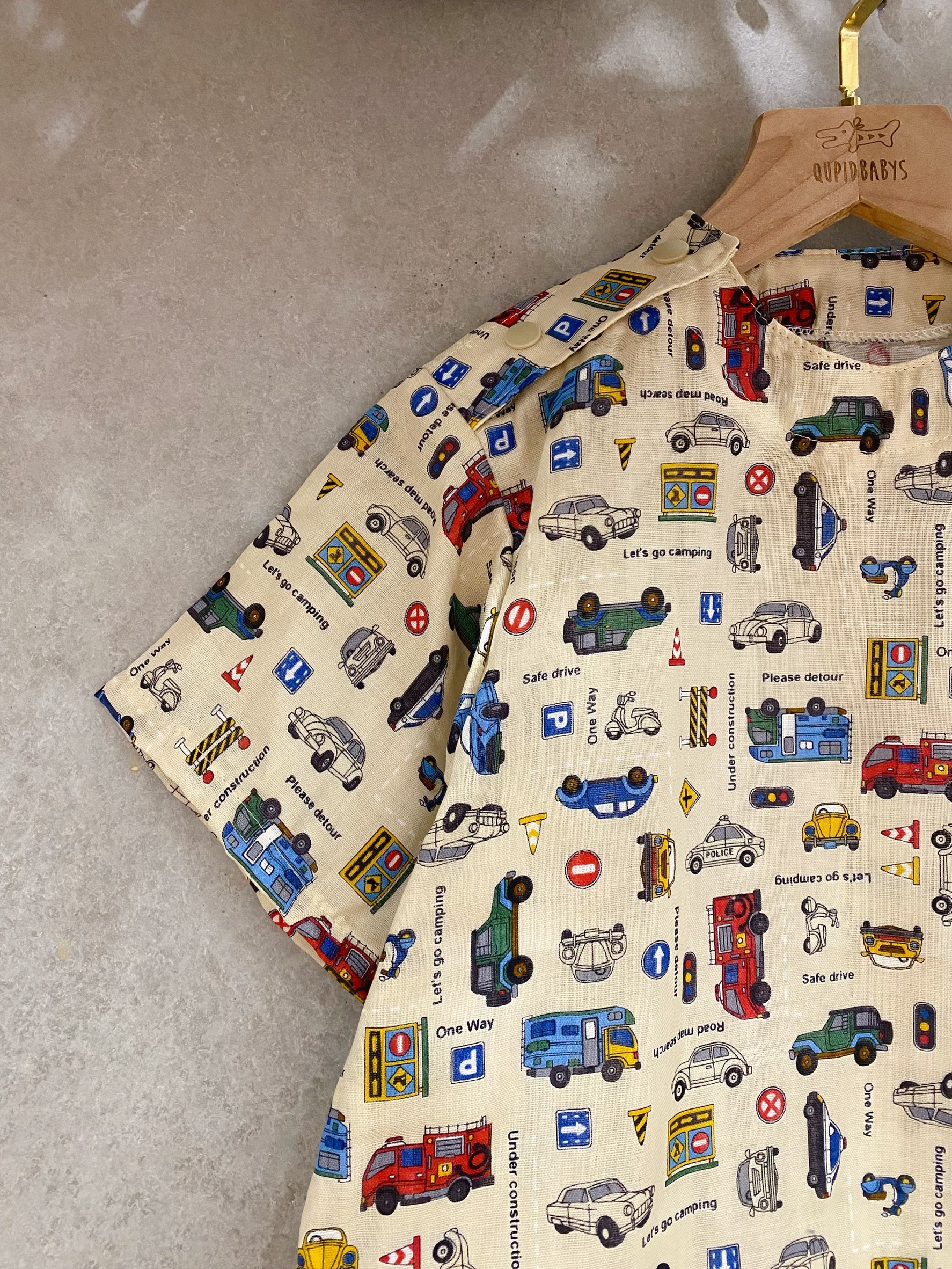 米底工程車 雙肩釦短袖上衣（120）