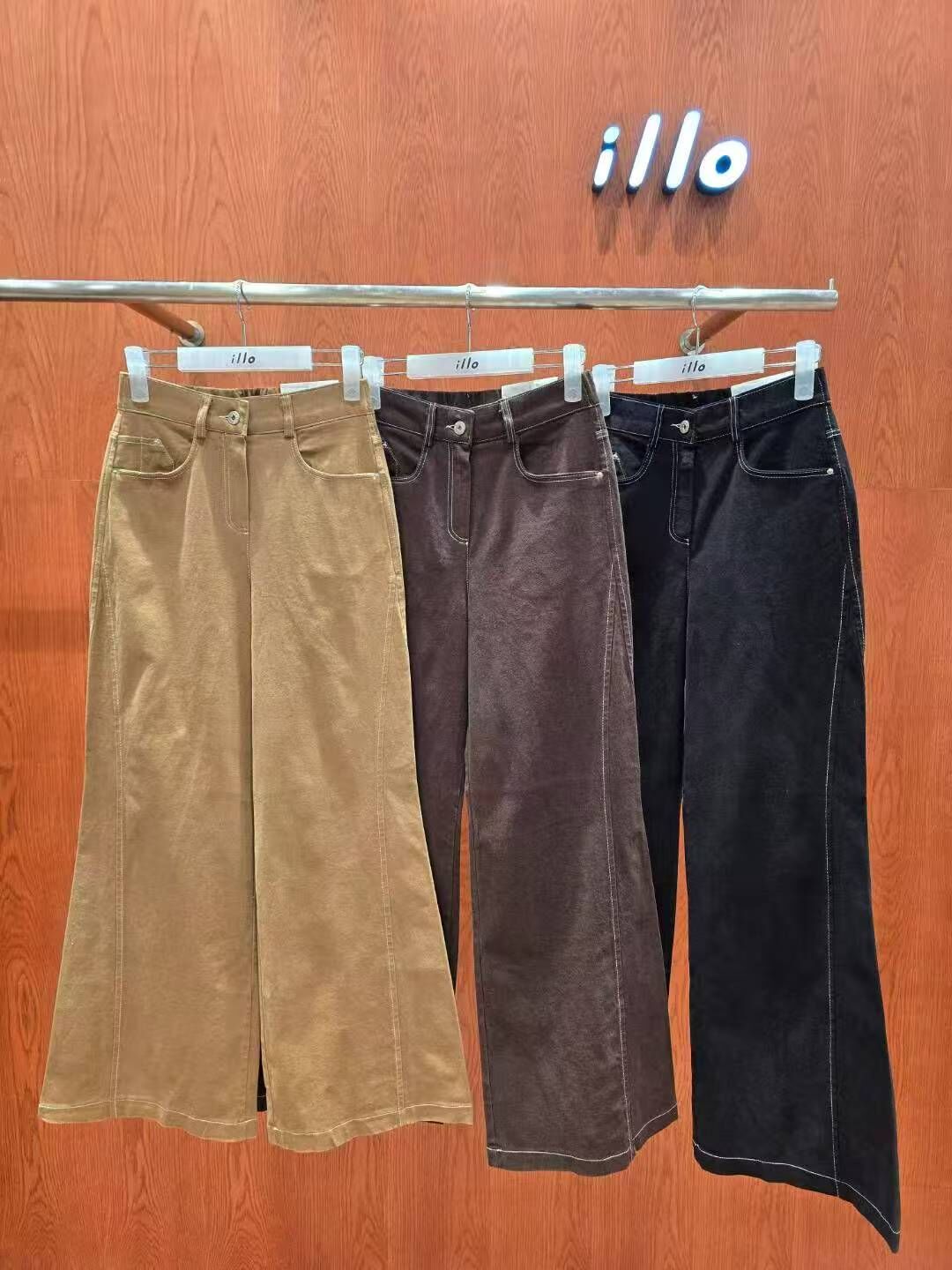 IO5113 修飾車線微喇叭牛仔褲(S/M/L)