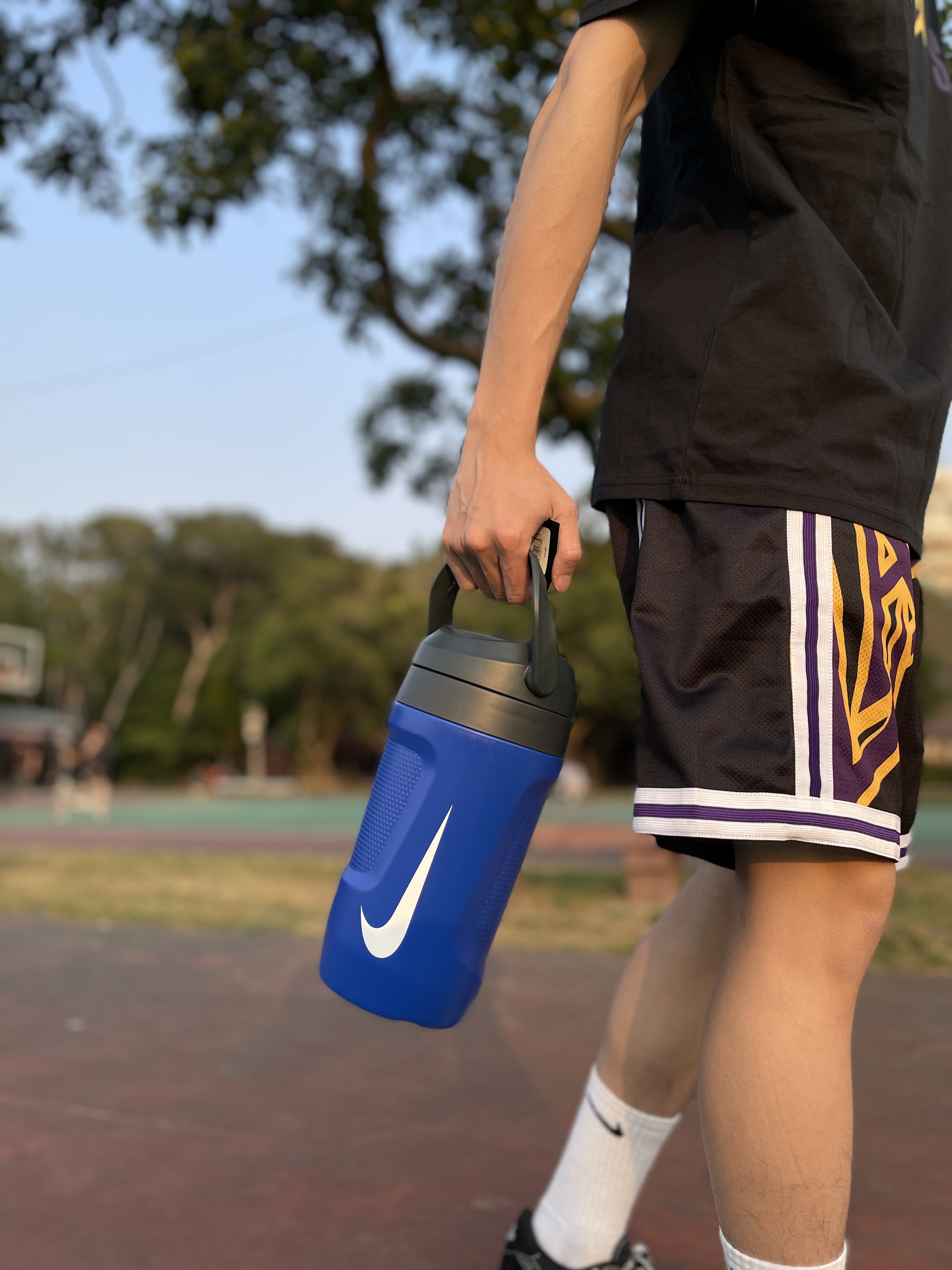 [特價商品無退換] NIKE FUEL JUG 64OZ 巨無霸 黑 白 藍 綠 紅 大容量 運動水壺 健身 籃球【AC4415】