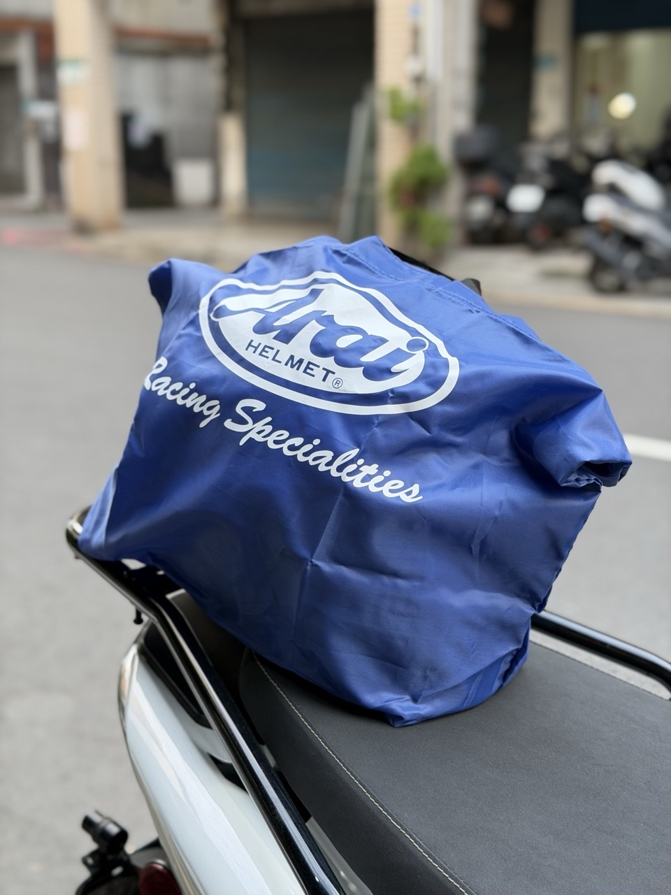 ARAI 可收納式安全帽袋