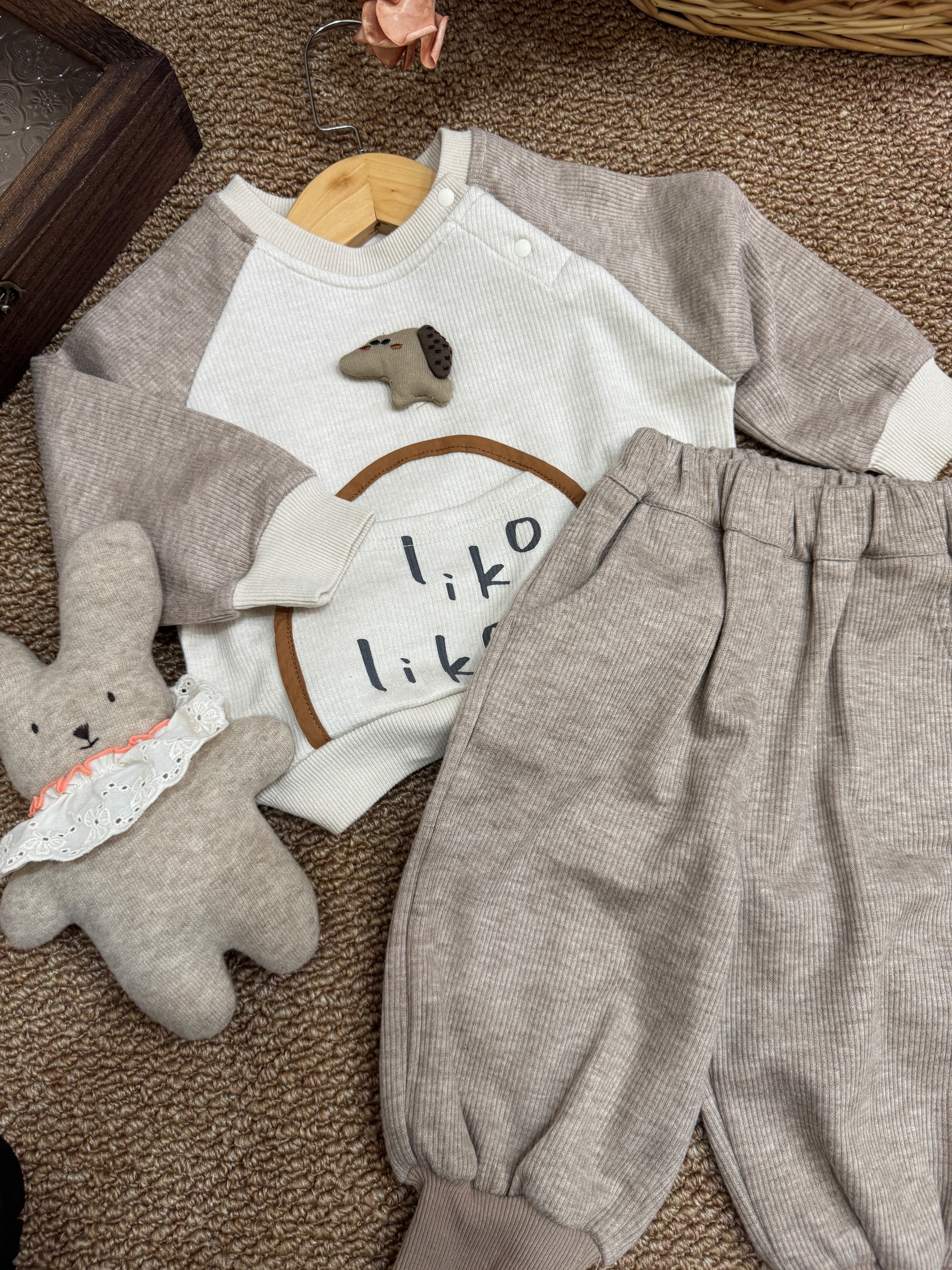 3509品牌童裝狗狗坑紋套裝d39