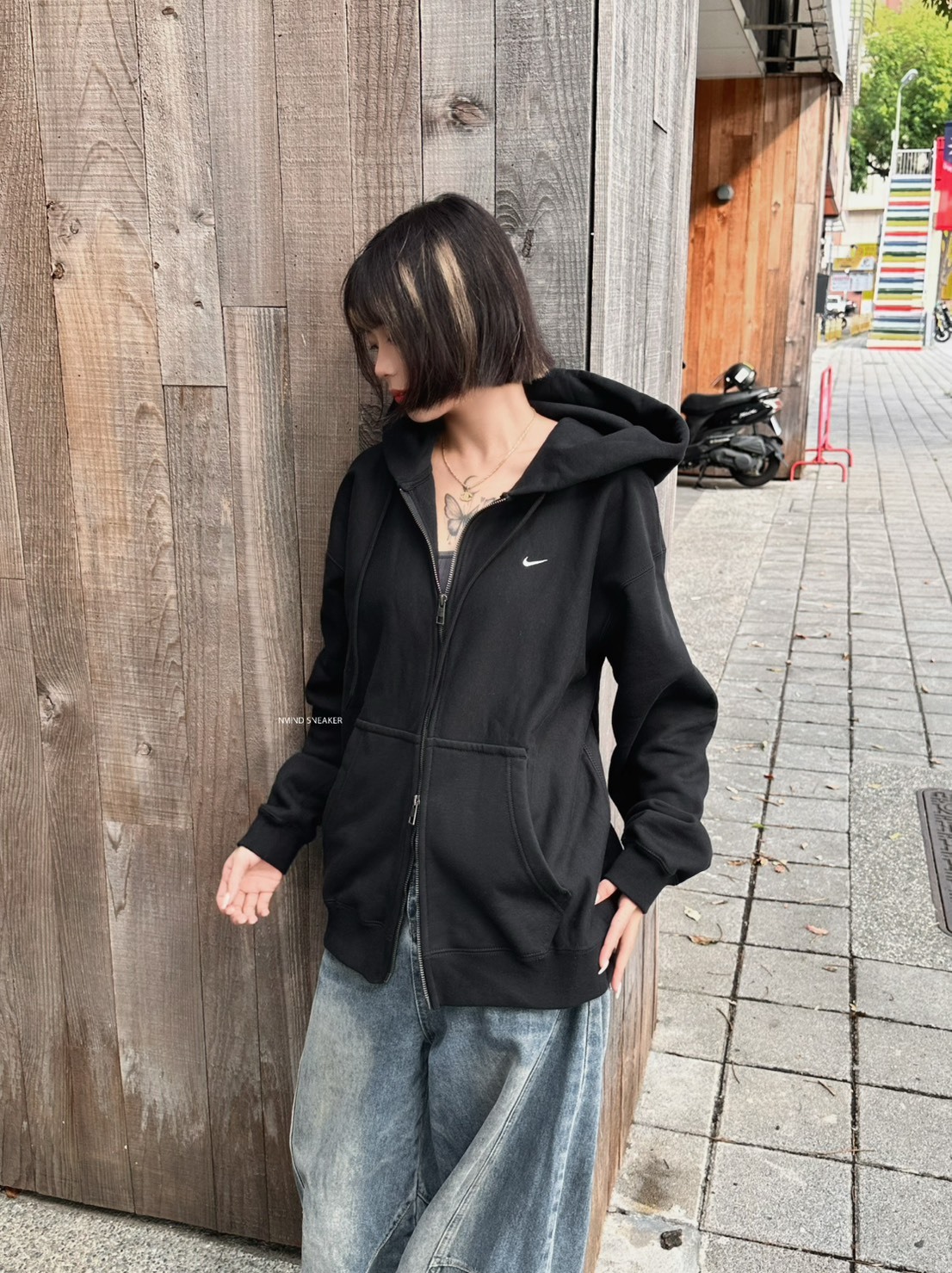 <快速出貨> Nike Swoosh 刺繡小勾連帽外套 黑