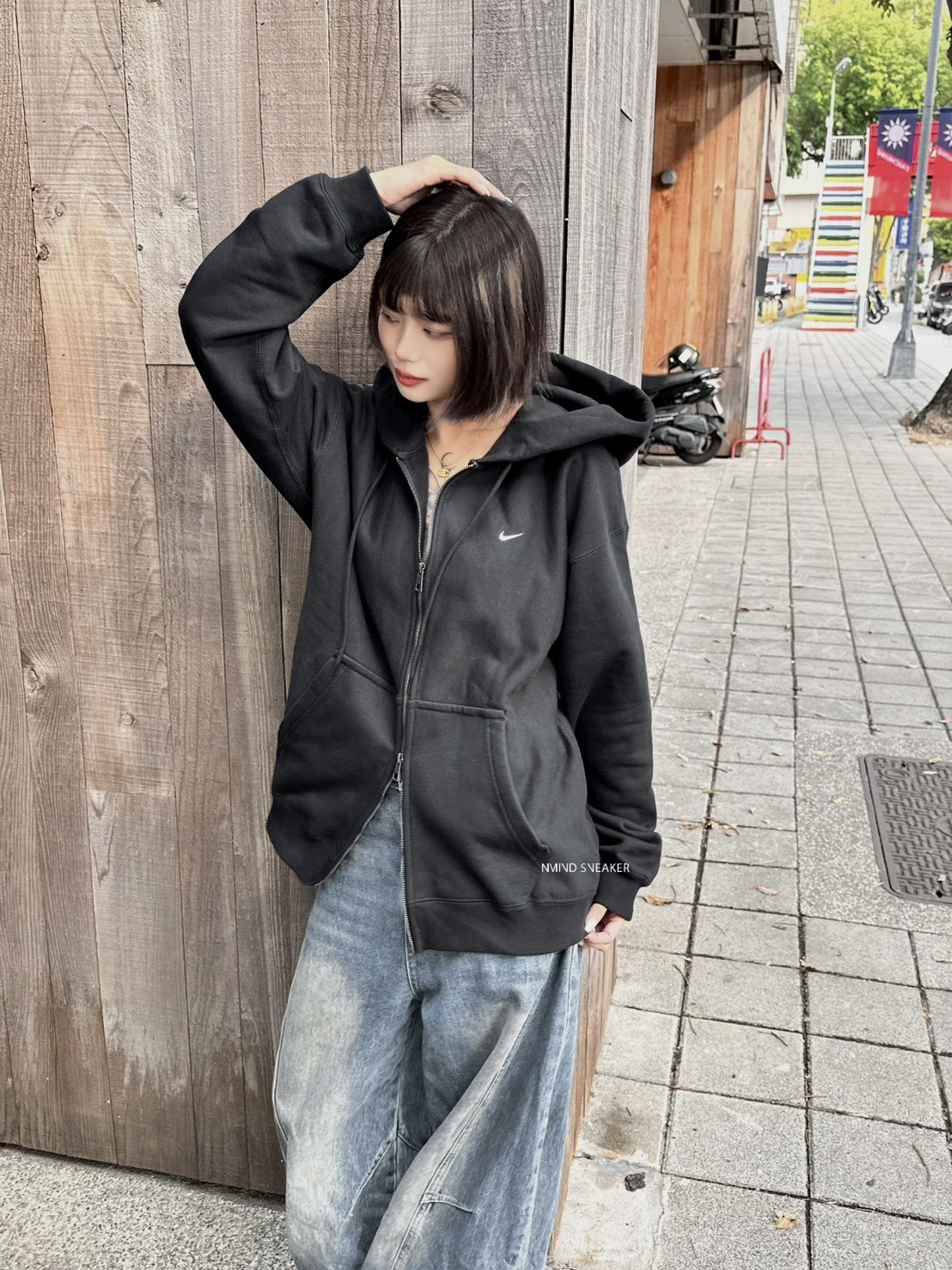 <快速出貨> Nike Swoosh 刺繡小勾連帽外套 黑