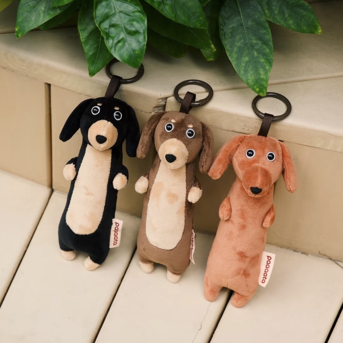iSNEAKERS｜原創 臘腸狗吊飾 娃娃 五款 16cm