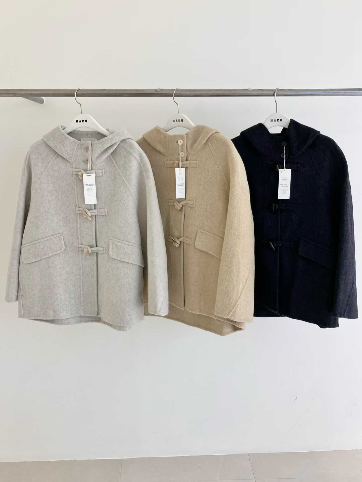 HU5144 冬日連帽牛角排扣外套