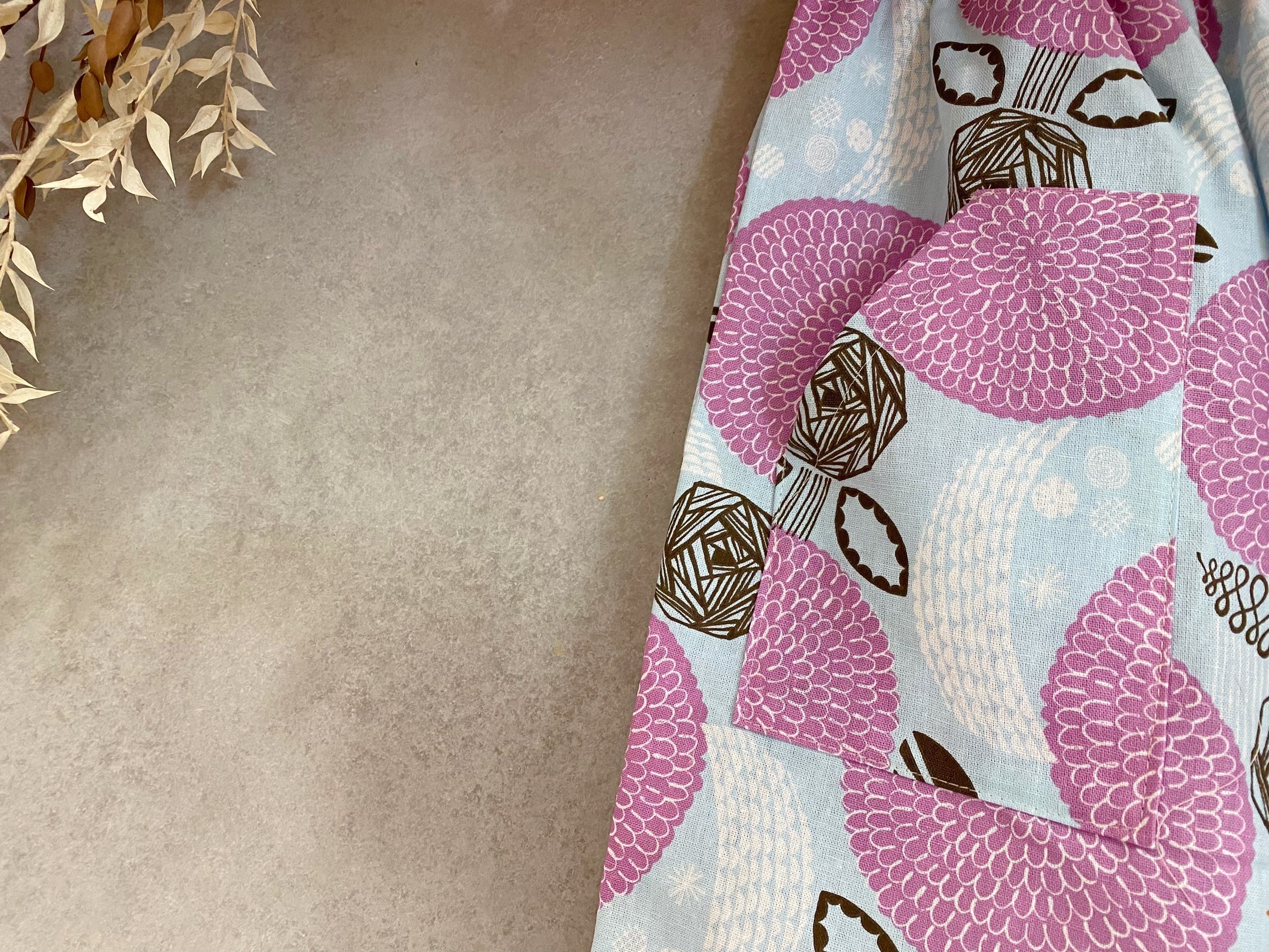 粉紅玫瑰狼 斜口袋短褲（130）