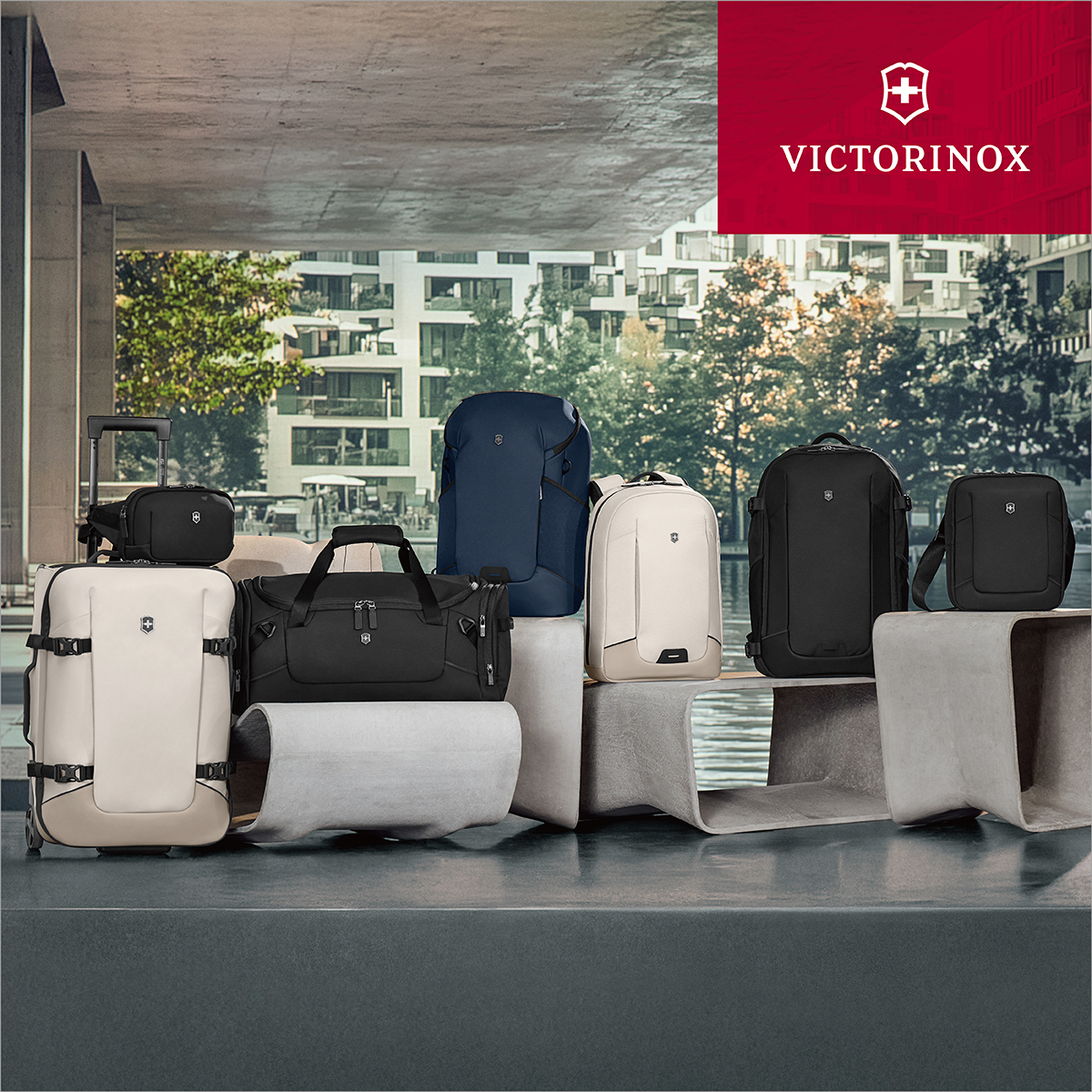 Victorinox Almont Modern 手機版主視覺