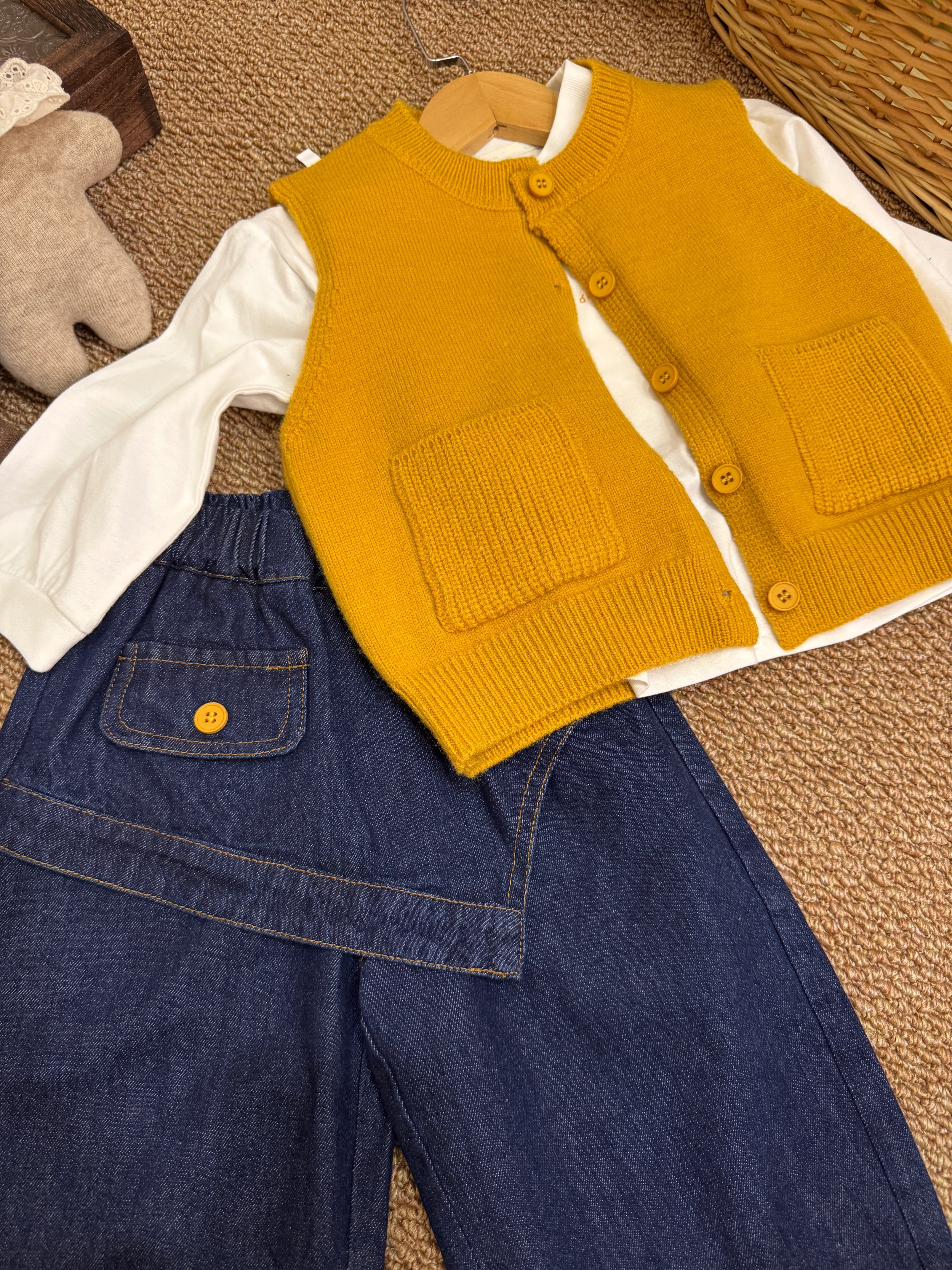 825123芥末黃背心牛仔褲裙三件套