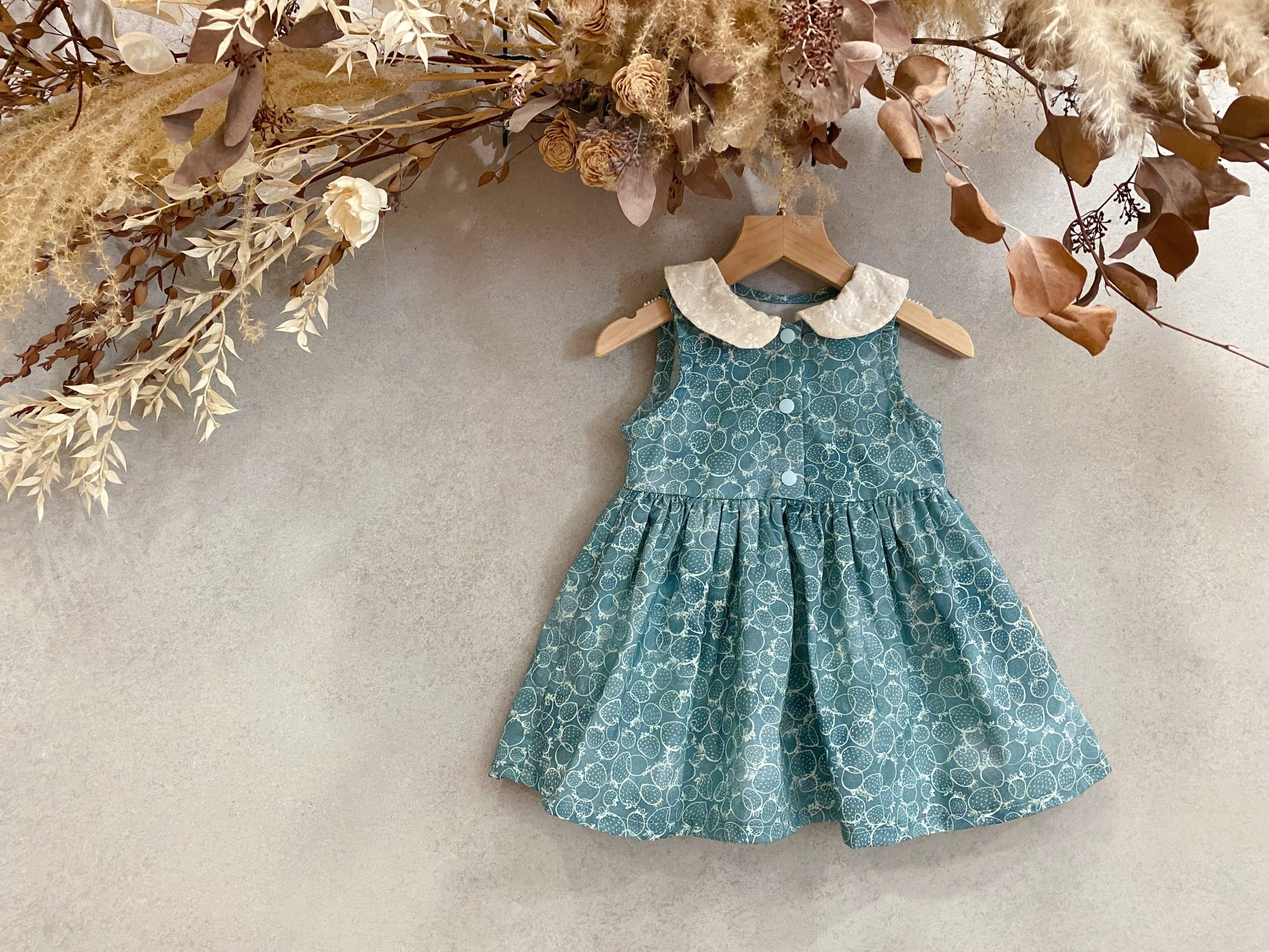 藍綠草莓 領口洋裝（80）