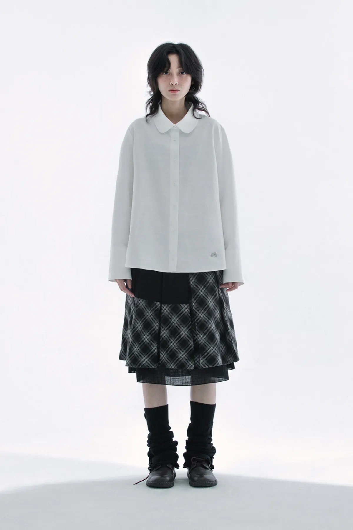 HUG YOUR SKIN) Check pleats midi skirt (Black)