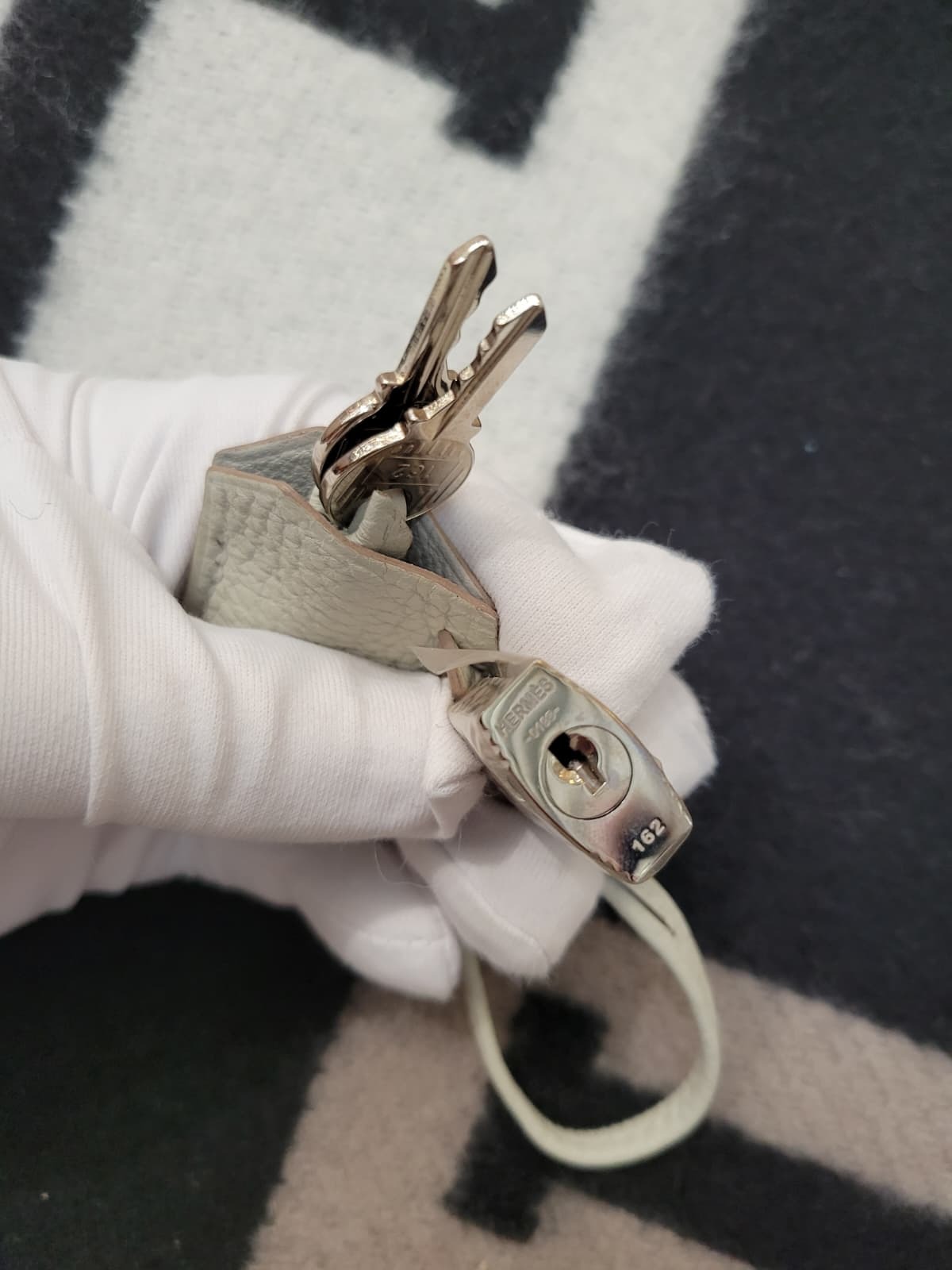 98%NEW HERMES KELLY 32 80 Gris Perle CK TOGO