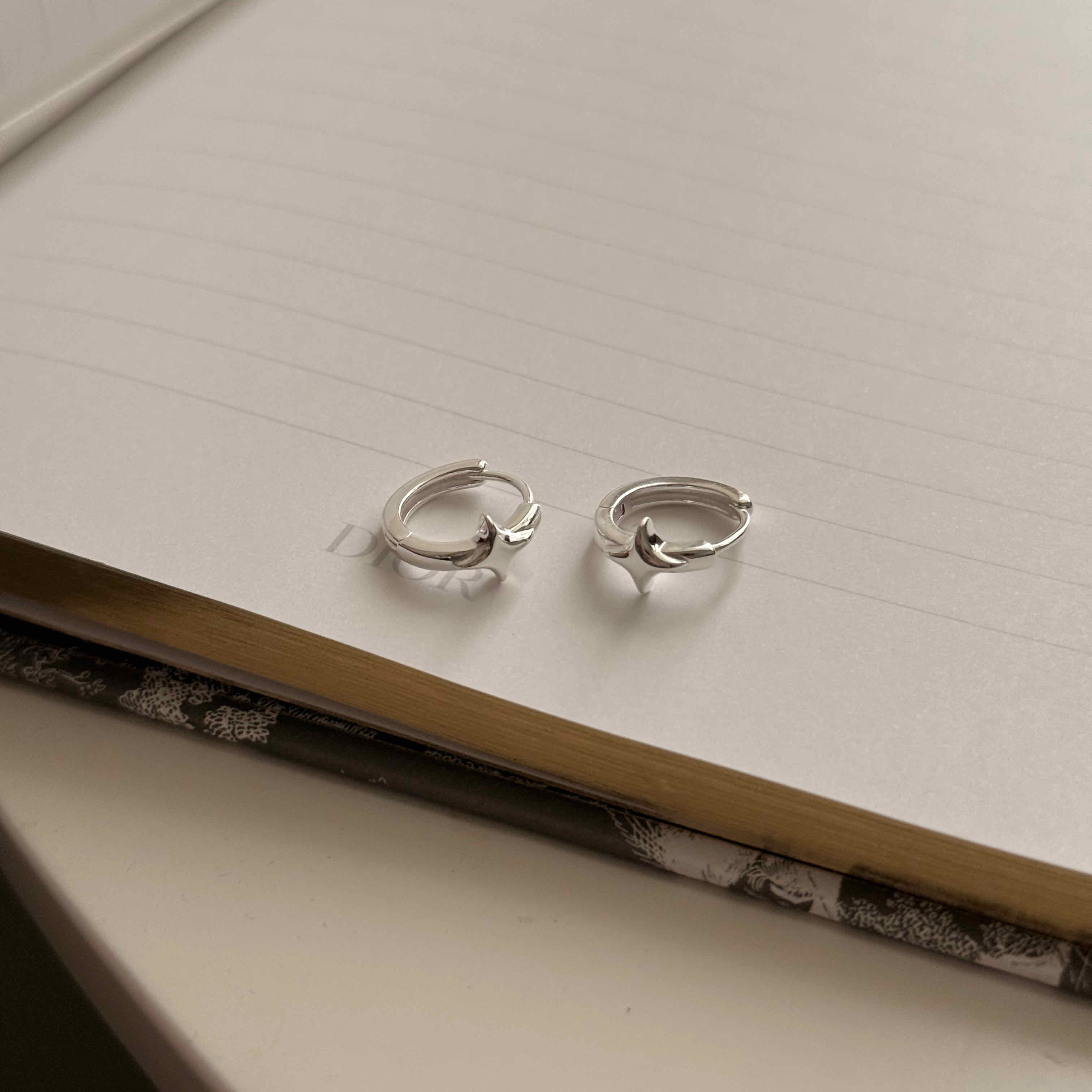 🇰🇷925 silver 星辰厚磅易扣耳環