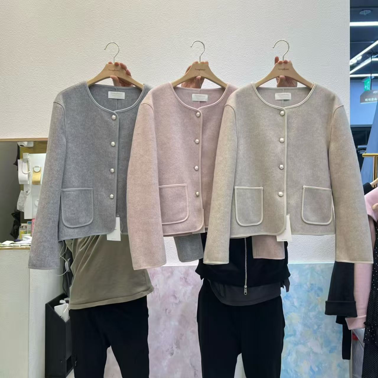 SY5118 知性圓領珠珠鈕扣外套