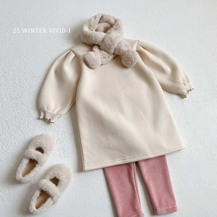 Vivid-I Turtleneck Dress