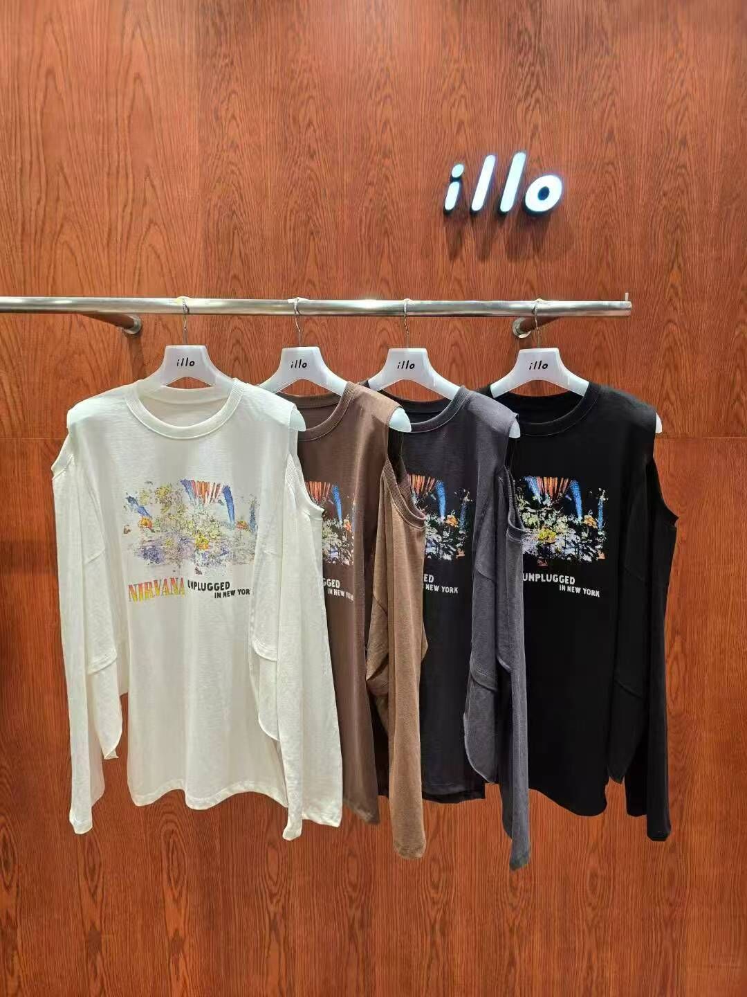 IO5145 露肩圖案長袖Tee