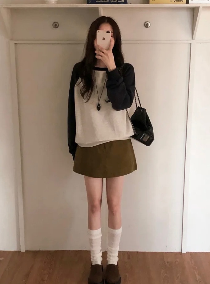 【優惠預訂】韓國牛角拼色衛衣（3色）