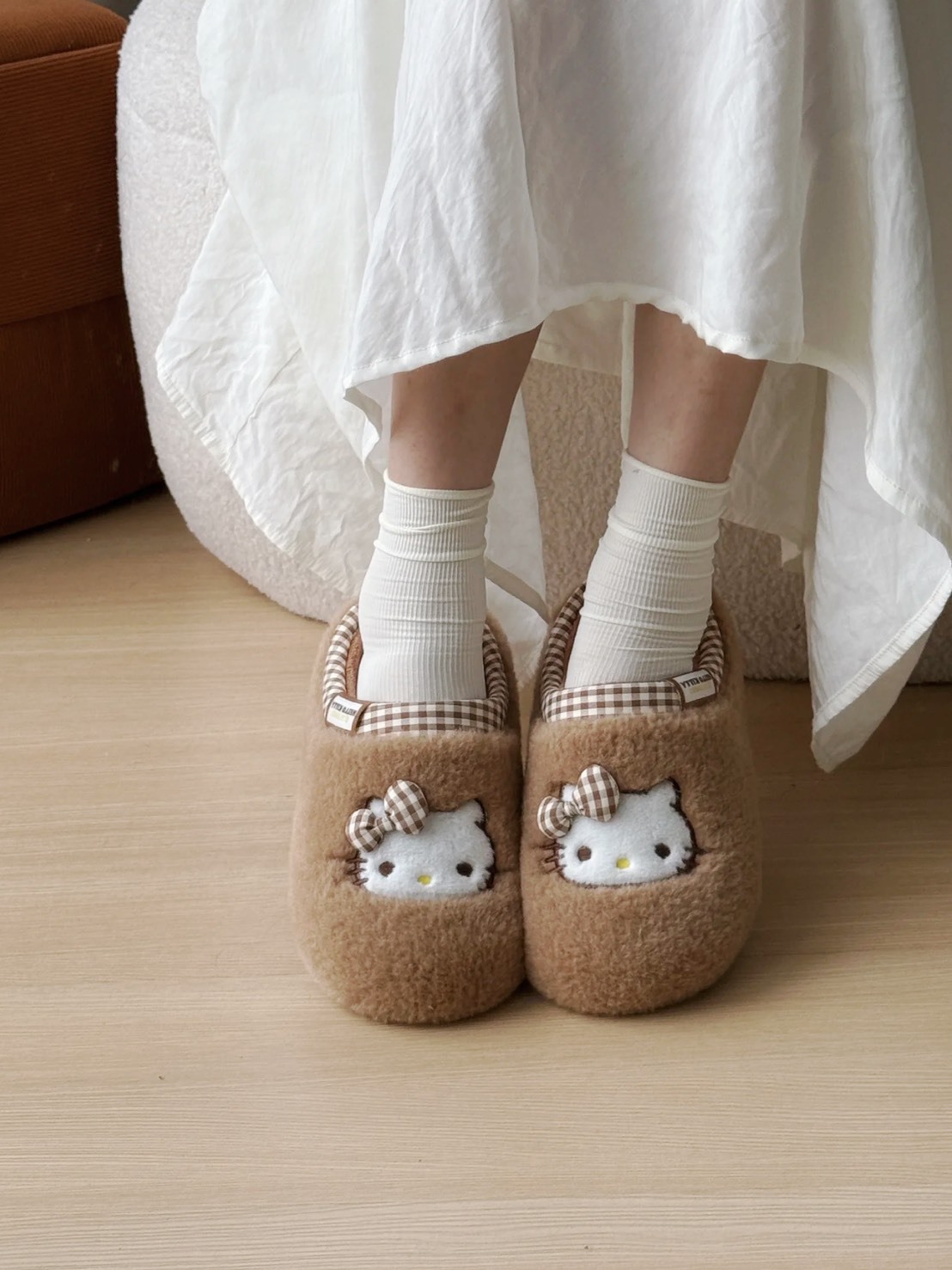 SANRIO X KITTY 保暖 防滑 踩屎感 毛絨棉 拖鞋